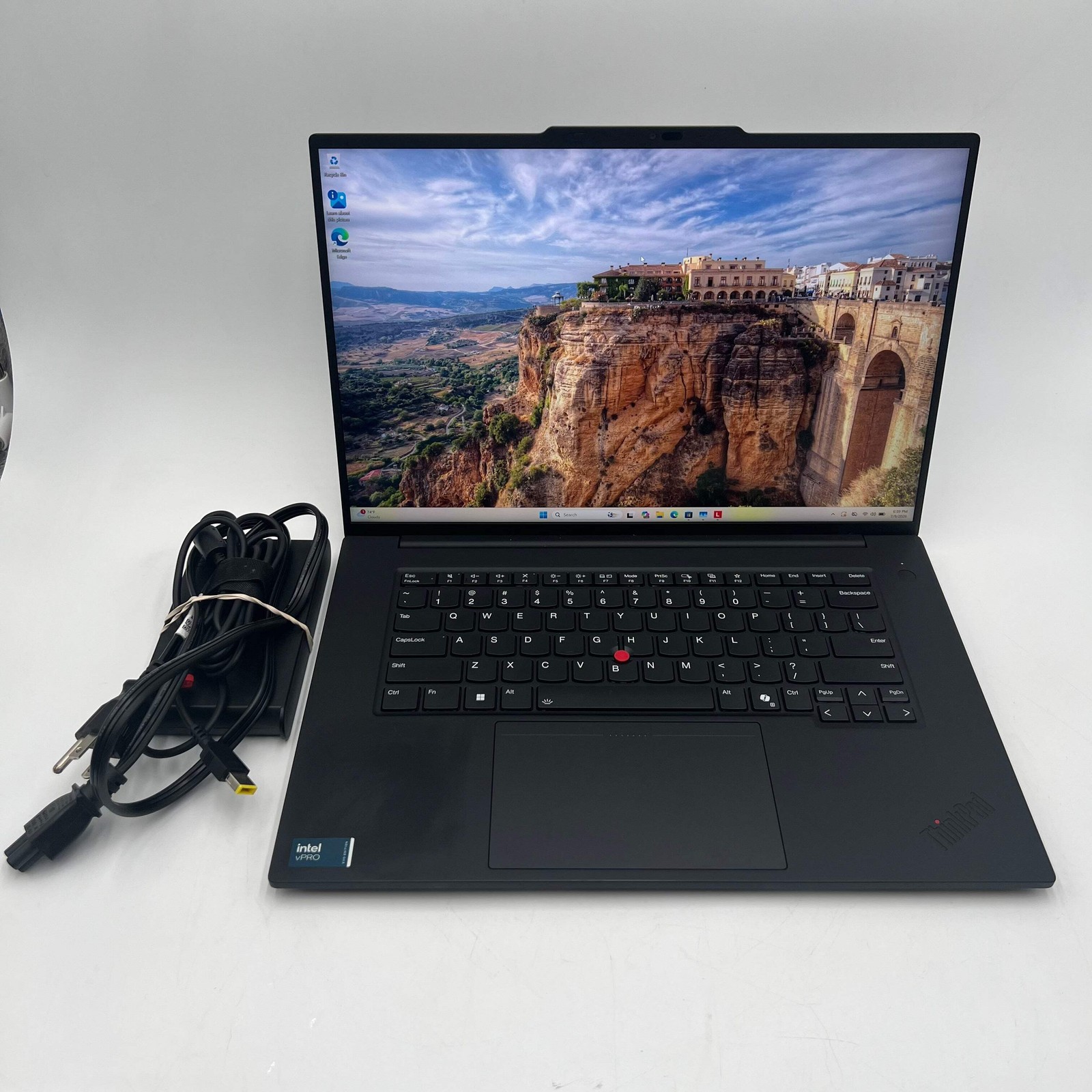 Lenovo ThinkPad P1 Gen7 Laptop Ultra 9 32GB 1TB RTX 4070 Mint – 100% battery