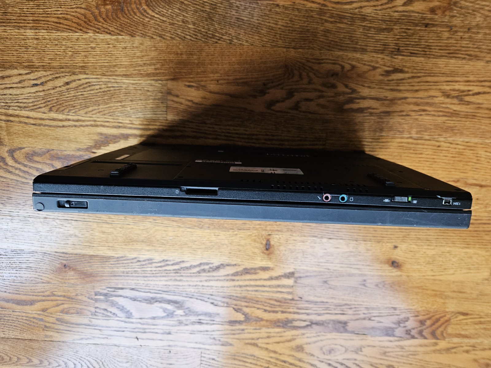 ThinkPad T500 4 GB/320 GB HDD/15″ screen/ Windows XP Pro. Ready to Use