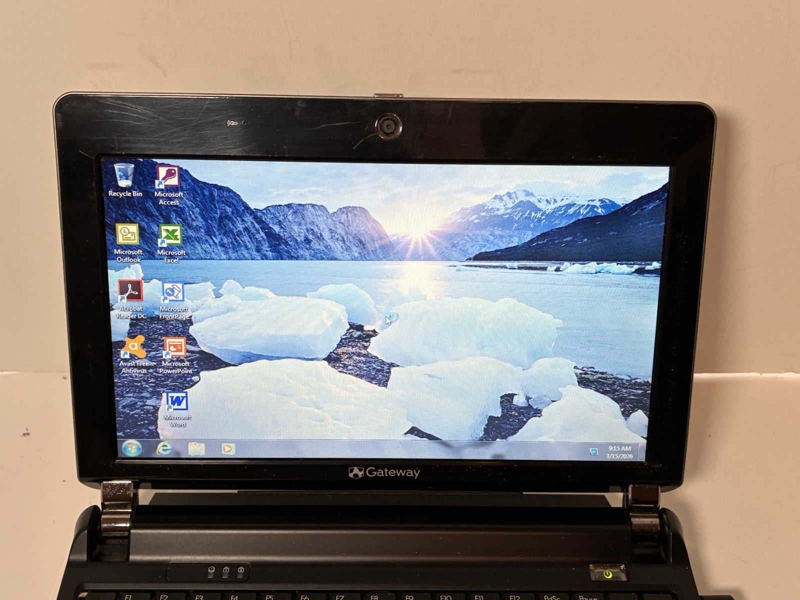 Gateway KAV60 Retro Mini Gaming Laptop Intel Atom 1.60GHz 2GB RAM (Windows XP)
