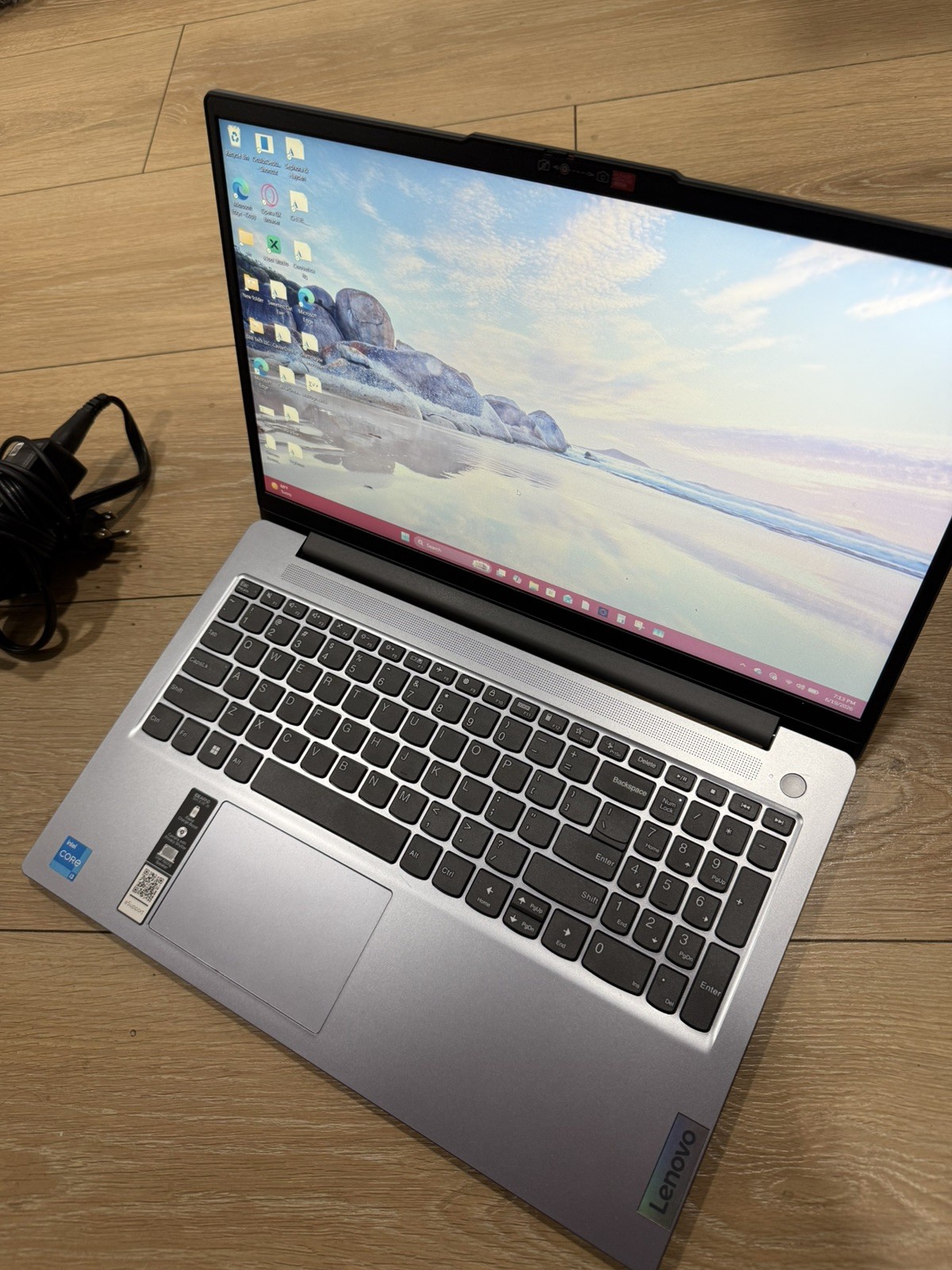 Lenovo IdeaPad Slim 3i 15.6″ FHD Laptop Intel i3-N305 8GB RAM 128GB SSD Win11