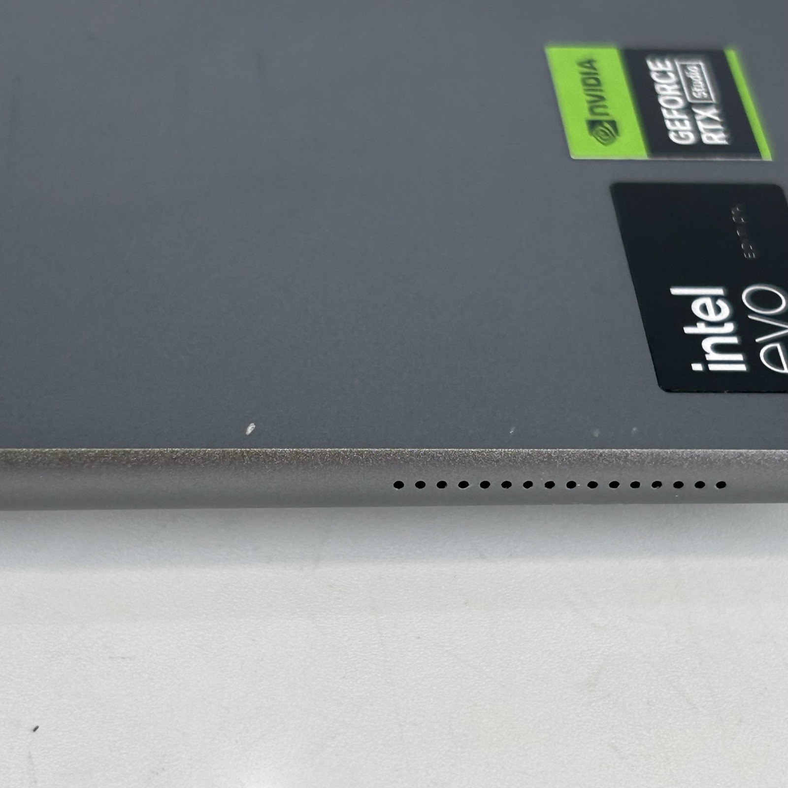 Lenovo Yoga Pro 9i 16 QHD+ TOUCH 2.3 GHz Ultra 9 185H 32GB 2TB SSD RTX 4050 Good