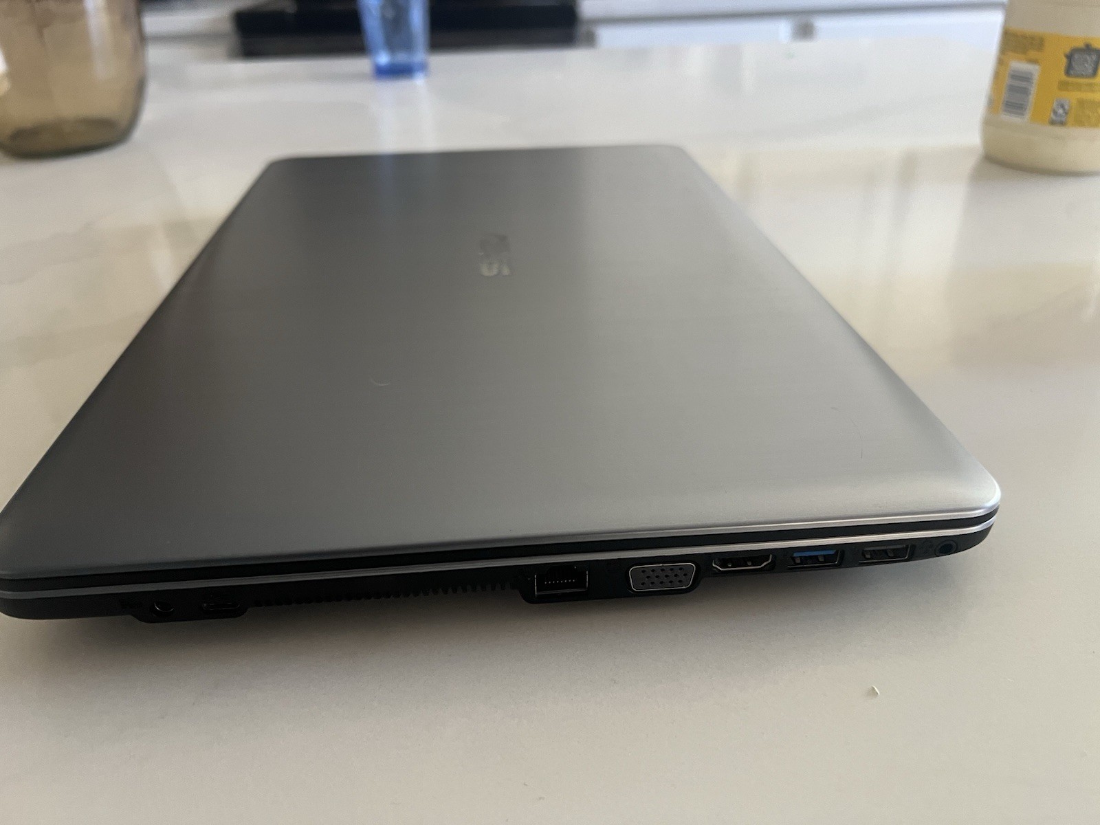 ASUS X540L Laptop i3-5020U 2.2GHz 8GB 500gig Storage Win 10 DVDRW