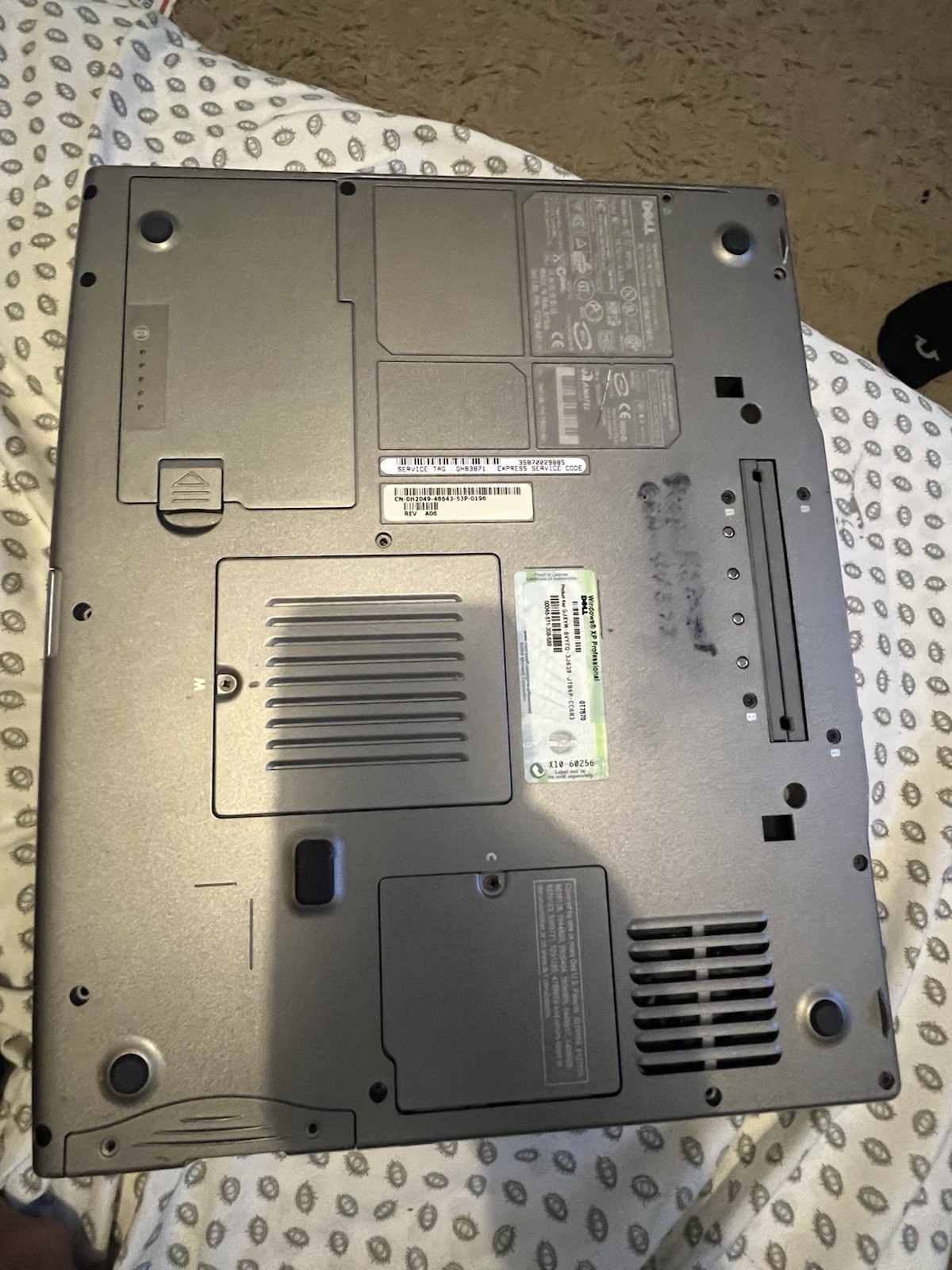Dell Latitude D505 Laptop Intel Pentium M 1.6GHz 1289MB RAM No HDD/OS