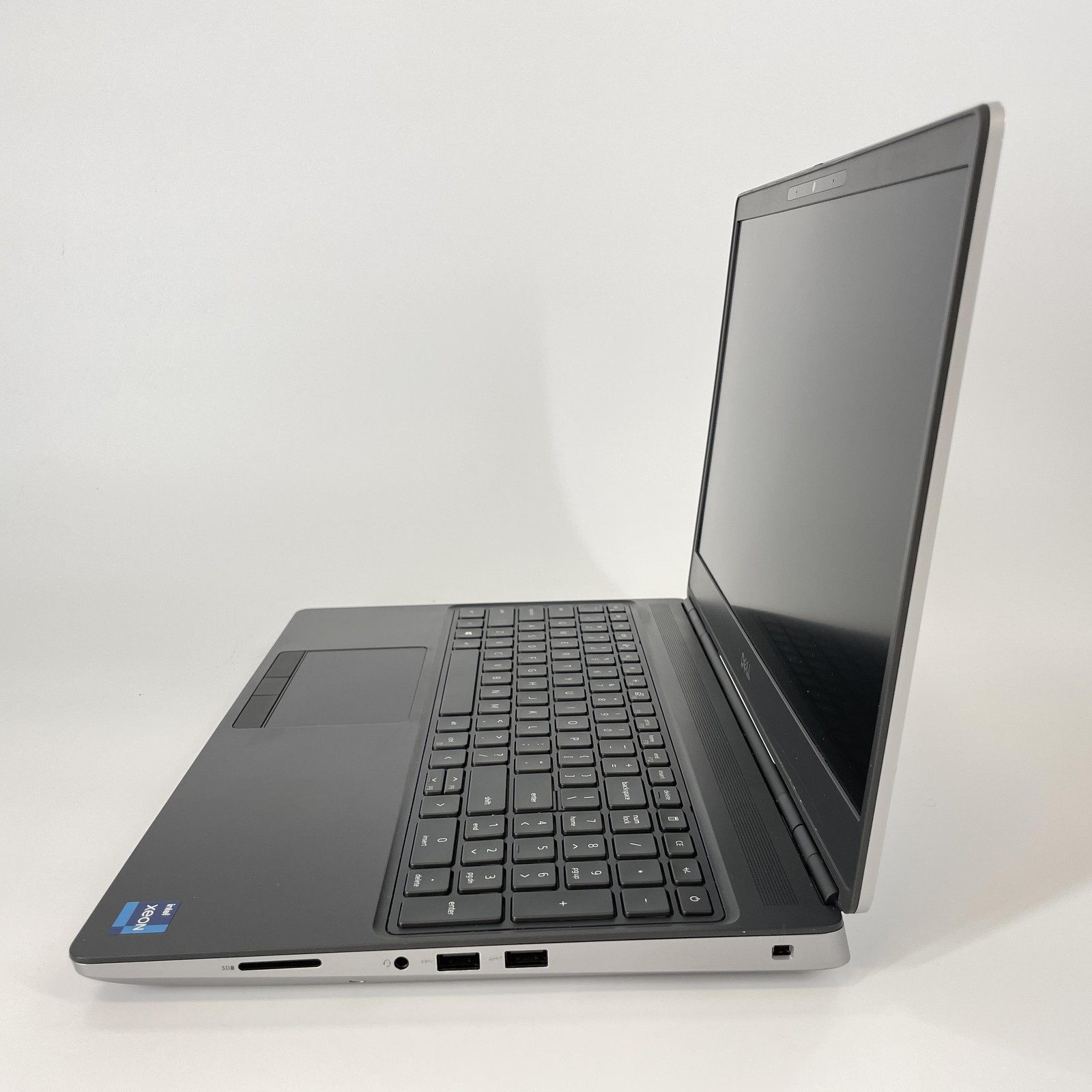 Dell Precision 7560 15.6 4K Xeon W-11855M 3.20GHz 32GB 1TB RTX A4000- BENT FRAME