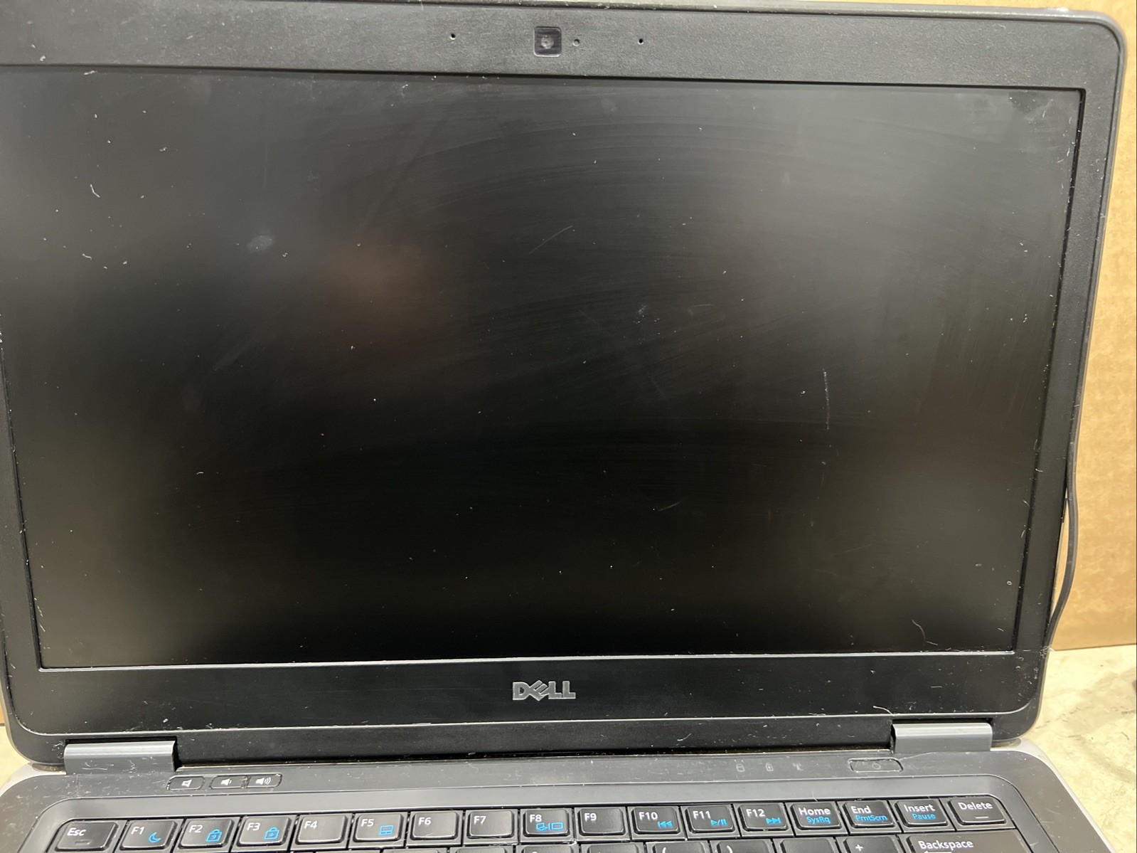 Dell Latitude E7440 i3-4030U@1.90GHz, 8 GB RAM, 14″, No HDD **Turns On