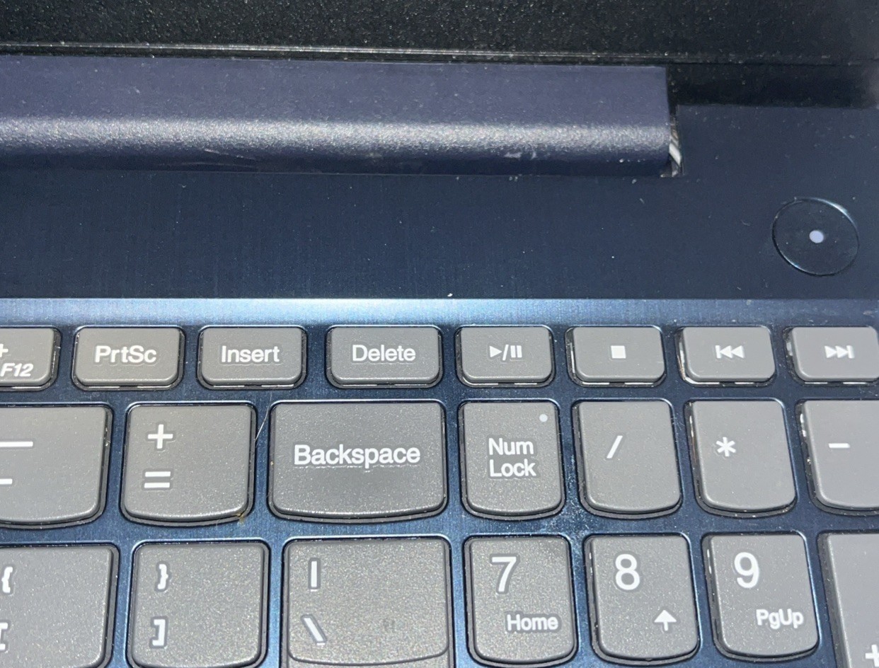 Lenovo IdeaPad 3 15ADA05 AMD Ryzen 5 3500U@2.10GHz, 12GB RAM, 256GB M2 *READ*