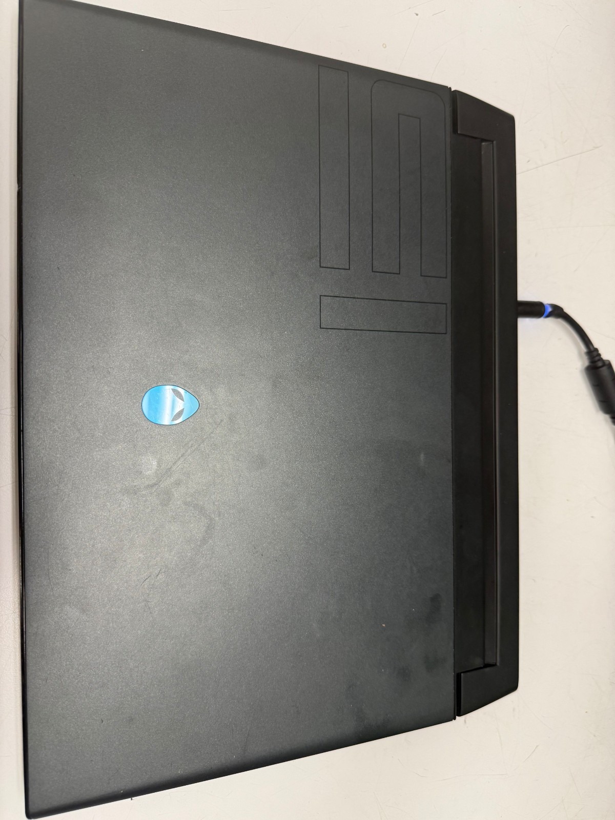 Dell Alienware M15 R3 Intel i7 10750H AMD RX 5500M 16GB RAM 512 GB NVME SSD