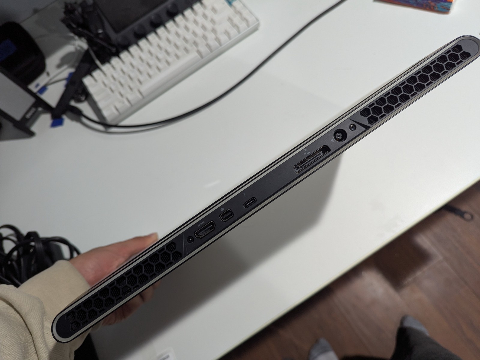 Alienware M15 R2 PARTS OR REPAIR Intel i7-9 – 16GB RAM – NVIDIA RTX 2060