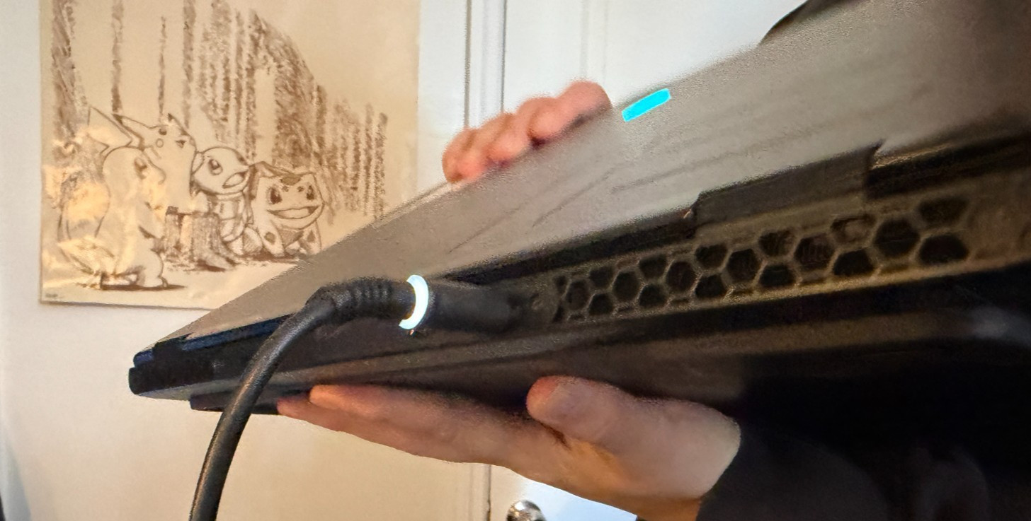alienware m16 r2 ultra 9 185h 16 cores + Intel AI Boost