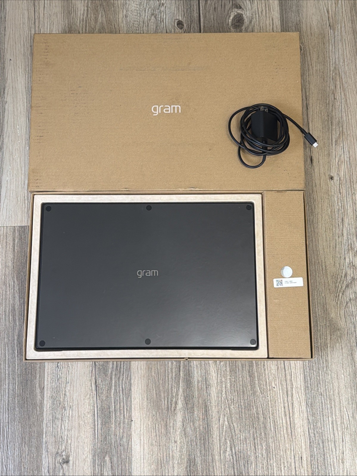 LG Gram 17Z90R-H 17″ i7-1360P 2.2GHz 16GB RAM 1TB SSD In Great Condition