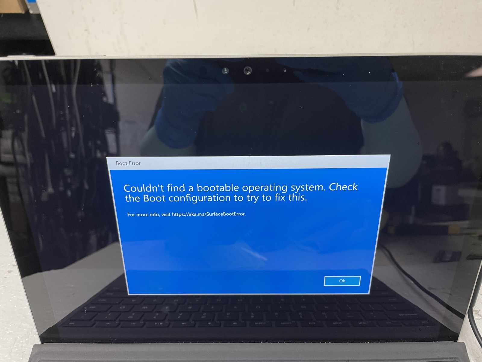 Microsoft Surface Pro 4 1724 i5 8GB RAM 256GB SSD NO OS For Parts *READ