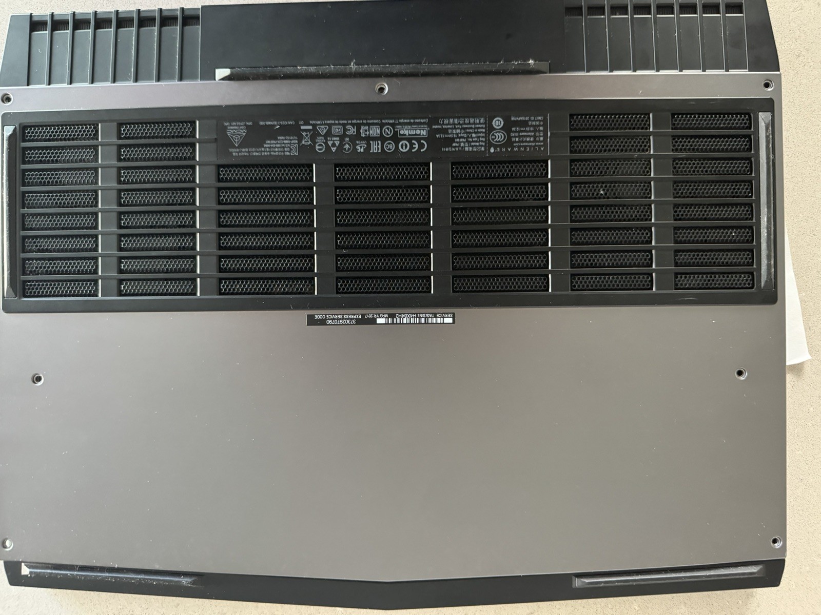 Dell Alienware 15 R3 Intel i7-7700 @2.50GHz 16GB RAM NO SSD For Parts