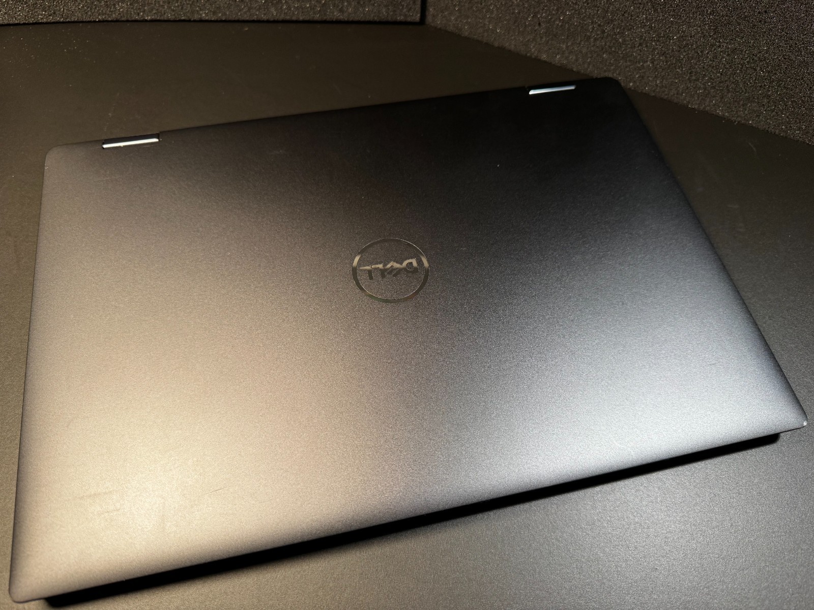 Dell Latitude 9440 14″ 2-in-1 Touch Laptop (512GB SSD, Intel i7-1365U, 16GB RAM)