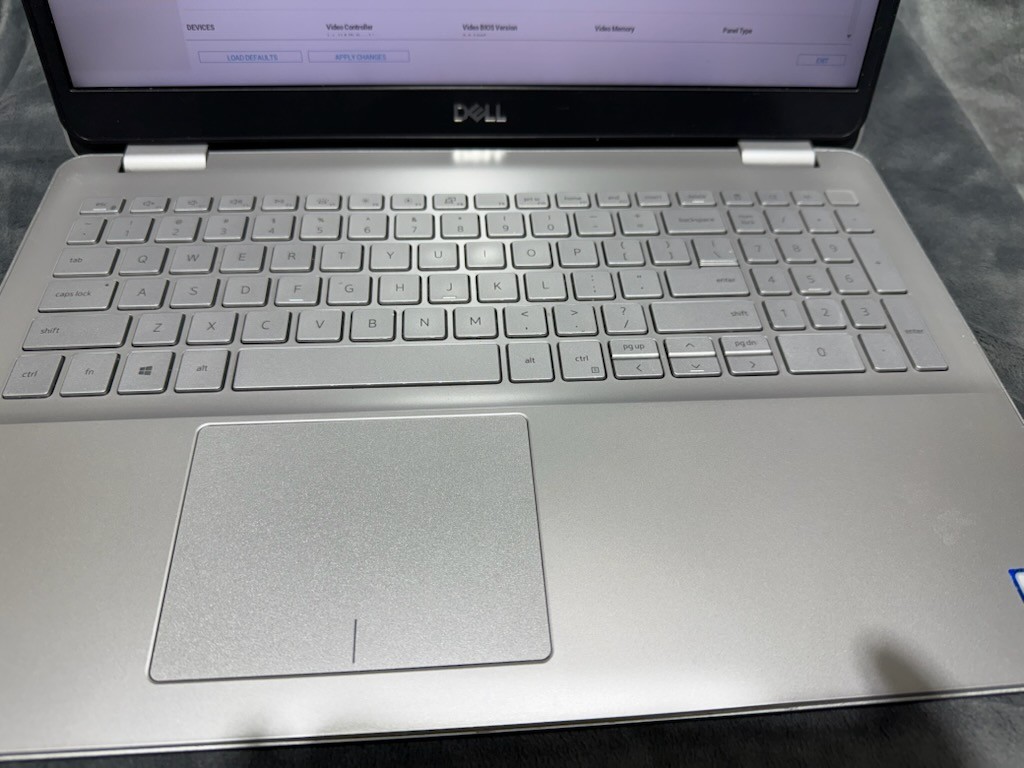 Dell Inspiron 15-5584,i5, 8GB, 256GB. Win11 Pro, Clean Good Battery W/AC Adapter