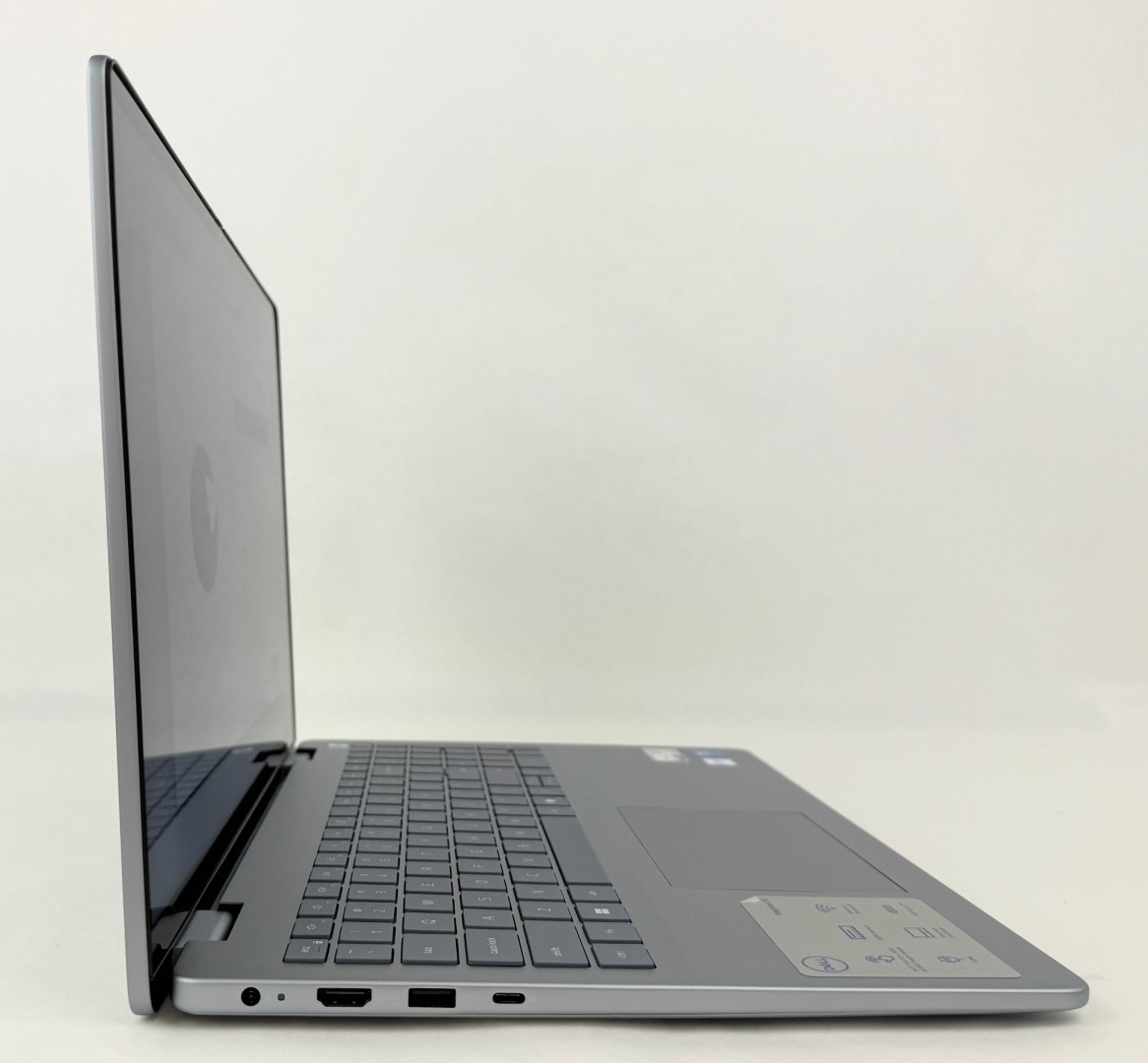 Dell Inspiron 5640 16″ 1920×1200 Touch Core 7 150U 32GB 1TB SSD W11H