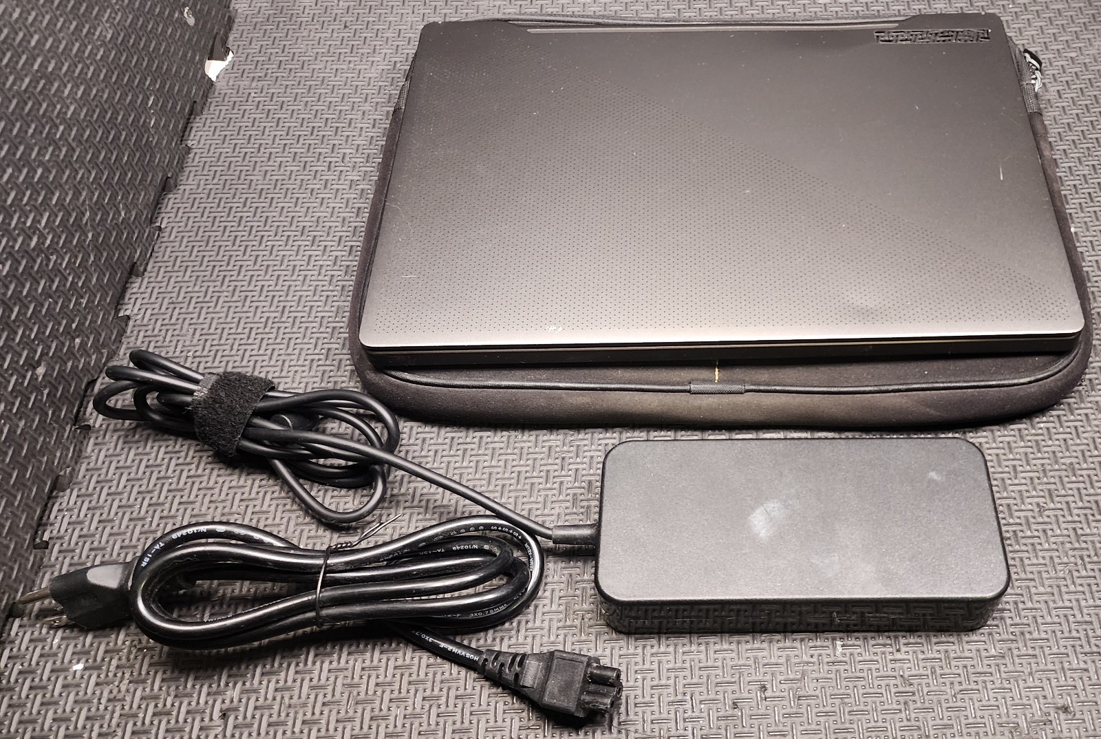 Asus ROG Zephyrus G14 14″ Ryzen 9 4900HS 16GB 500GB SSD GeForce RTX 2060 Max-Q