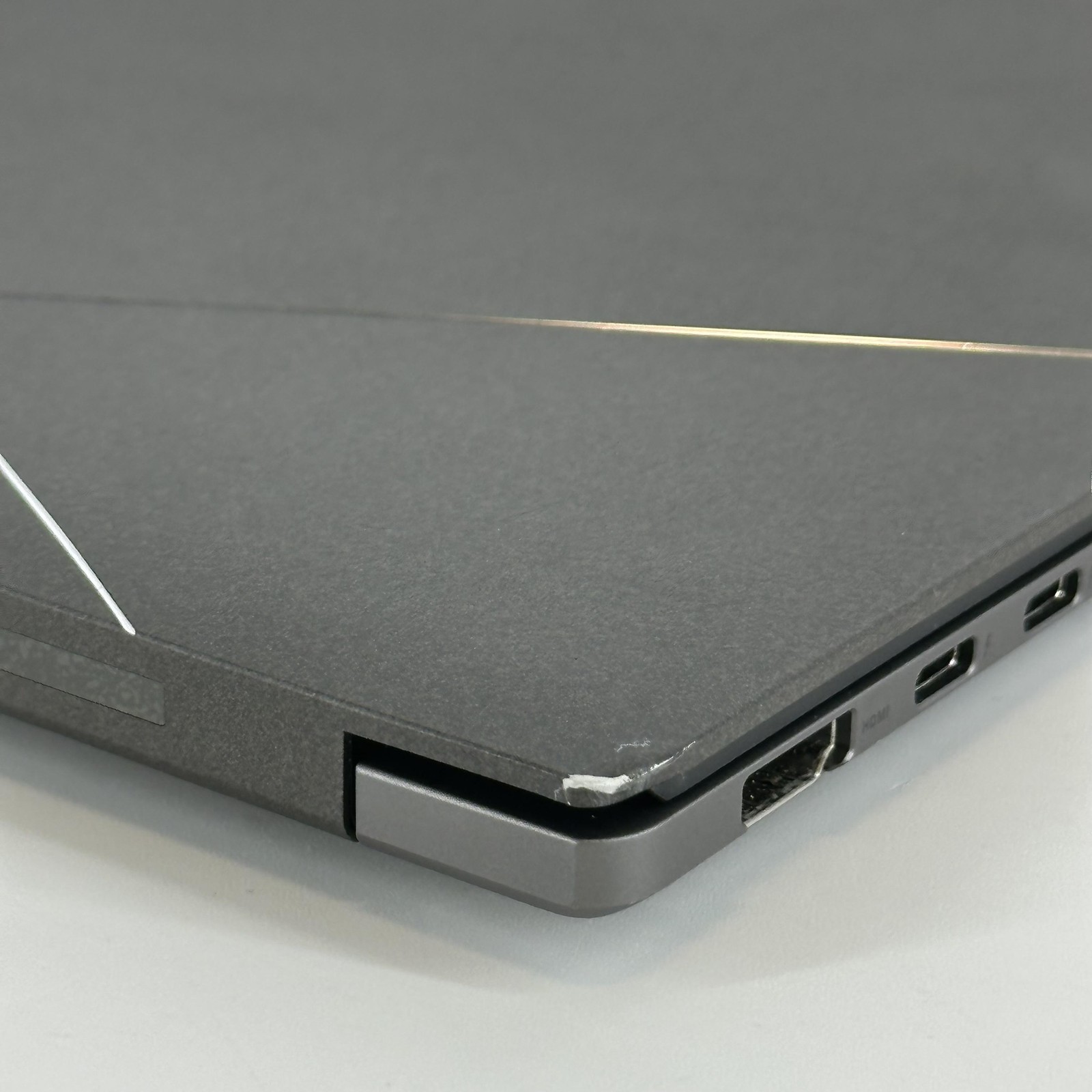 Asus Zenbook S 14 QHD+ TOUCH 2.2 GHz Ultra 7 256V 16GB 1TB Very Good BENT FRAME