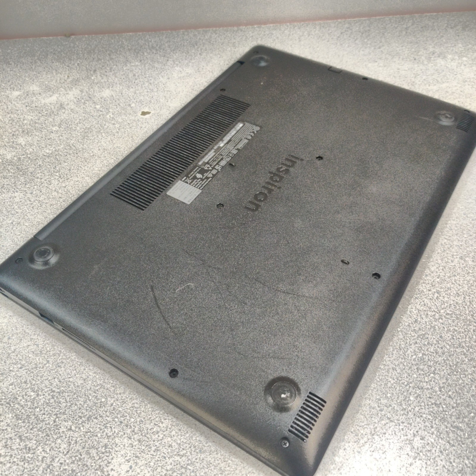 Dell Inspiron 3593 15.6″ i7-1065G7 12GB DDR4 NO SSD/OS/AC FOR PARTS BAD LCD