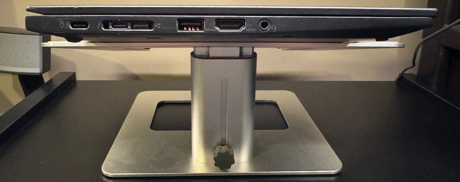 Lenovo ThinkPad X1 Carbon 7th Gen Intel i7-8665U 16GB RAM NO SSD/OS – PLS READ!!