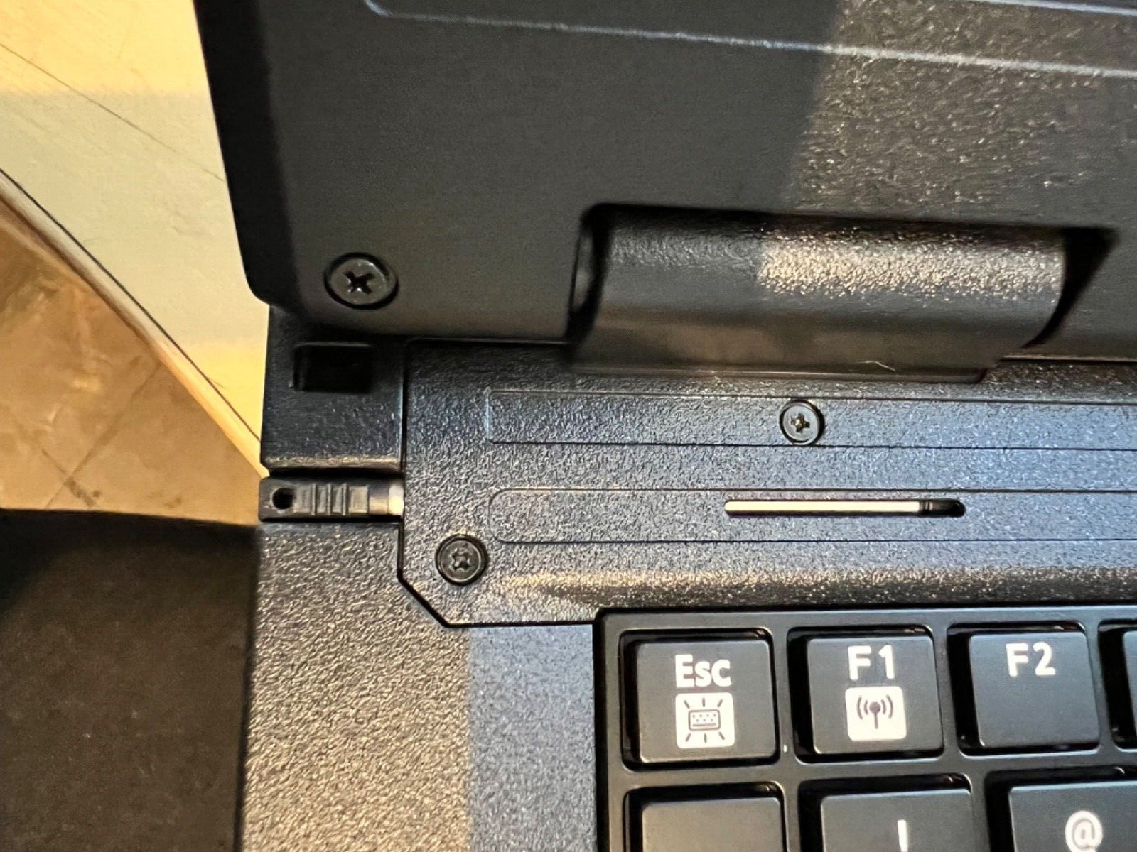14″ GETAC S400G3 Rugged Laptop I5-4210M 4th gen. CPU no OS includes HD & caddy
