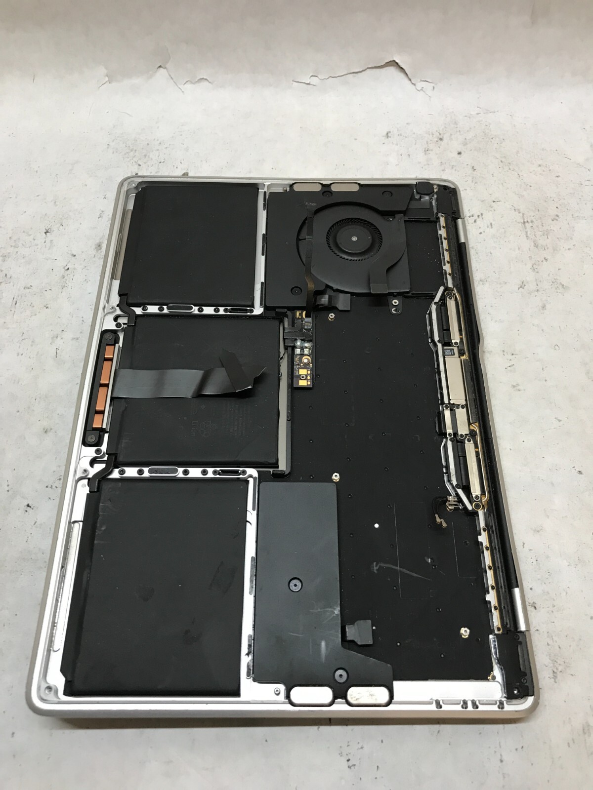 Apple MacBook Pro Late 2016 A1708 Chassis NO MOTHERBOARD For Parts Cracked – -DW
