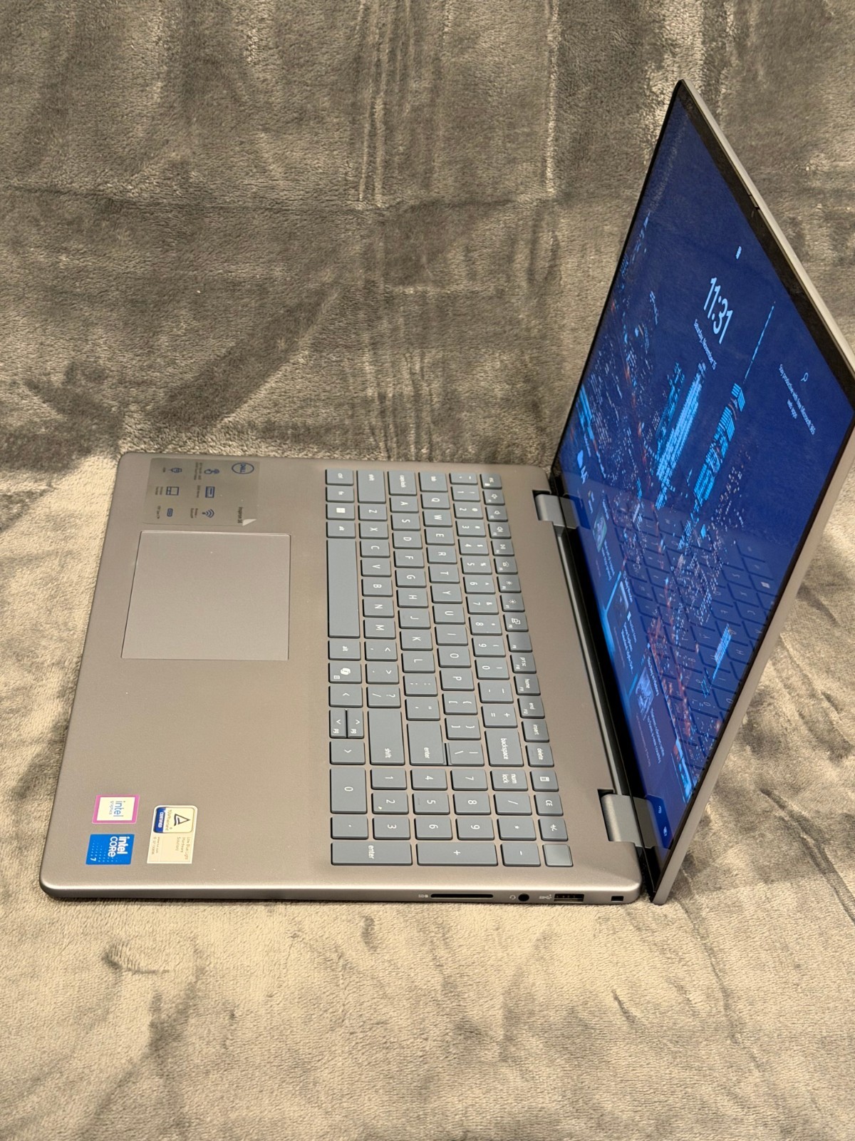 Dell Inspiron 16 5640, i7 150U, Silver, 16 GB RAM, 1 TB SSD, Mint Condition