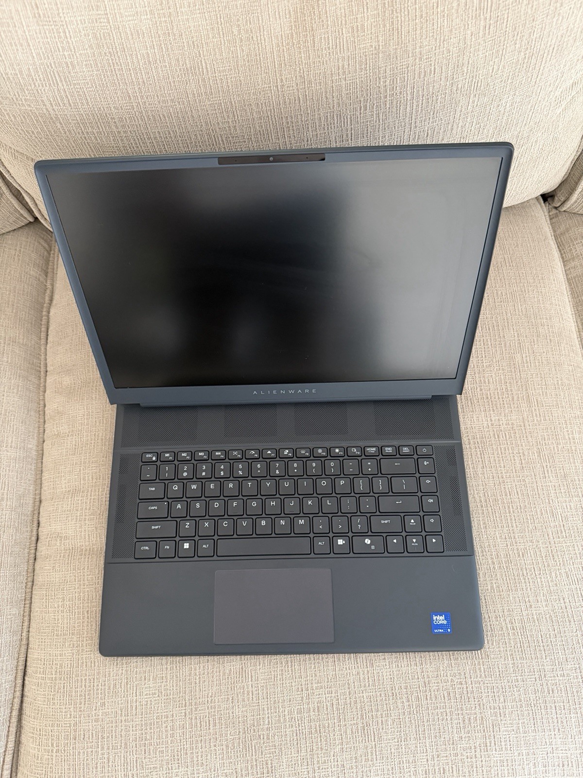 ALIENWARE AREA 51 ULTRA 9 64GB RAM 2TB SSD 5070 Ti