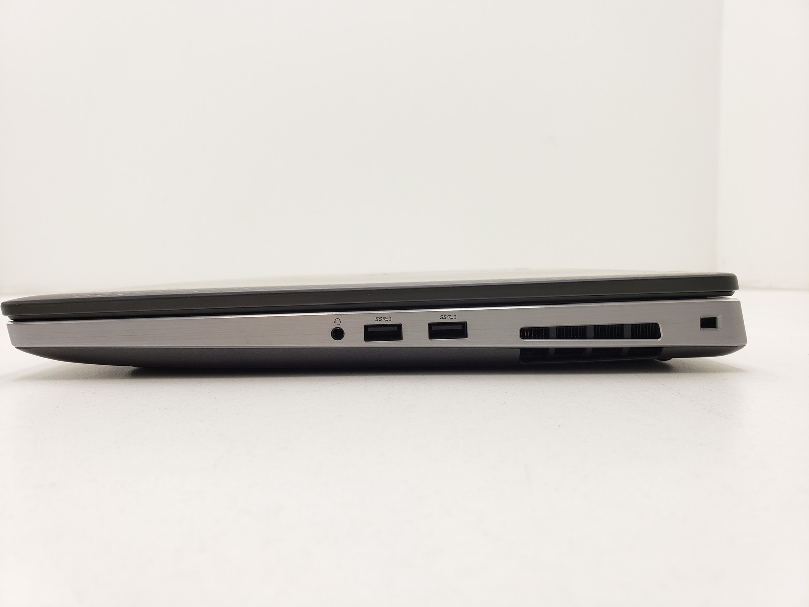 Dell Precision 7540 Intel Xeon E-2276M 16GB RAM 256GB SSD RTX3000 Win 11 Laptop.