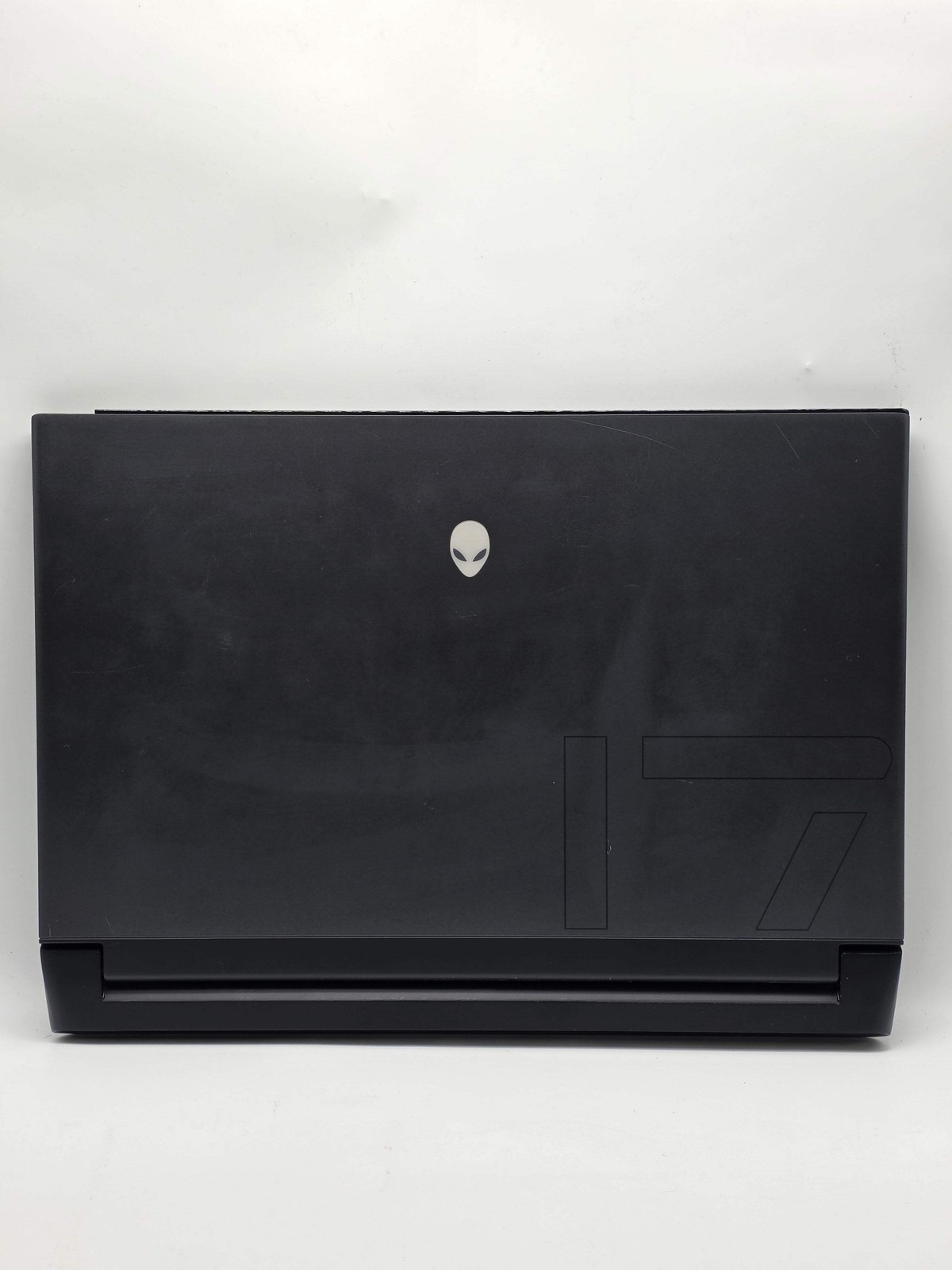 Dell Alienware m17 R3 17.3″ i7-10750H RX 5500M 16GB 256GB SSD For Parts