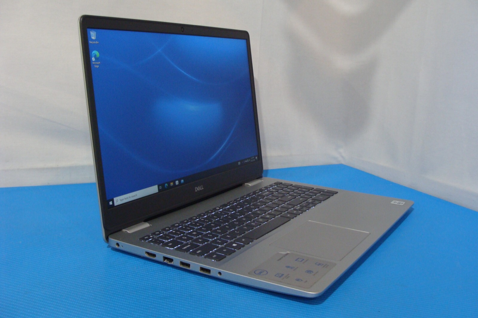 DELL Inspiron 5593 15.6″ FHD Intel i7-1065G7 1.3GHZ 16GB RAM 512GB SSD +Charger