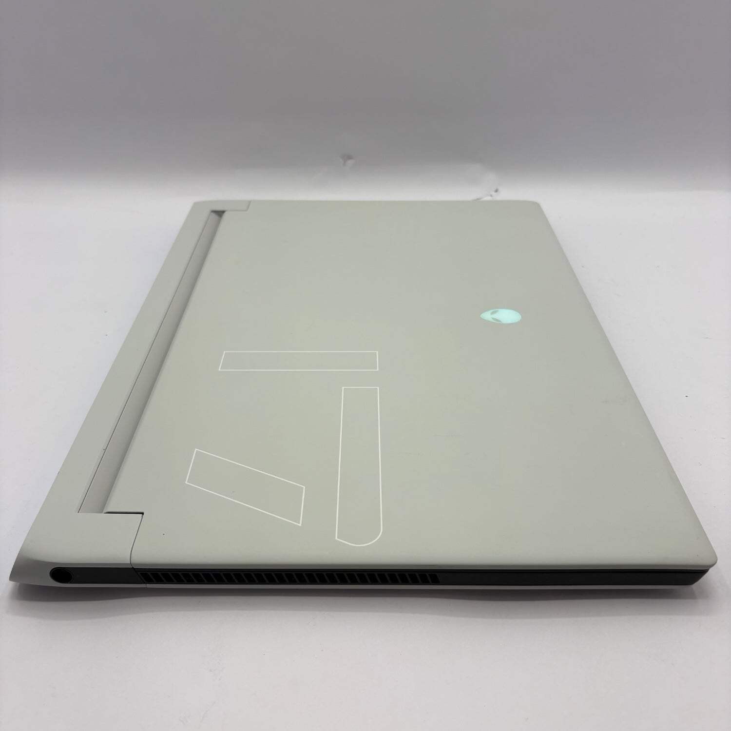 Alienware x17 R1 17.3″ i7-11800H 4.6GHz 32GB RAM 1TB + 500GB SSD RTX 3070