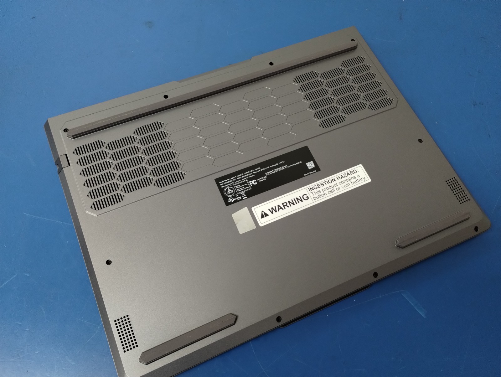 Lenovo Legion 5 16IAX10, Intel Core Ultra 9 275HX, 2.70 GHz 32 GB RAM, 1 TB NVMe