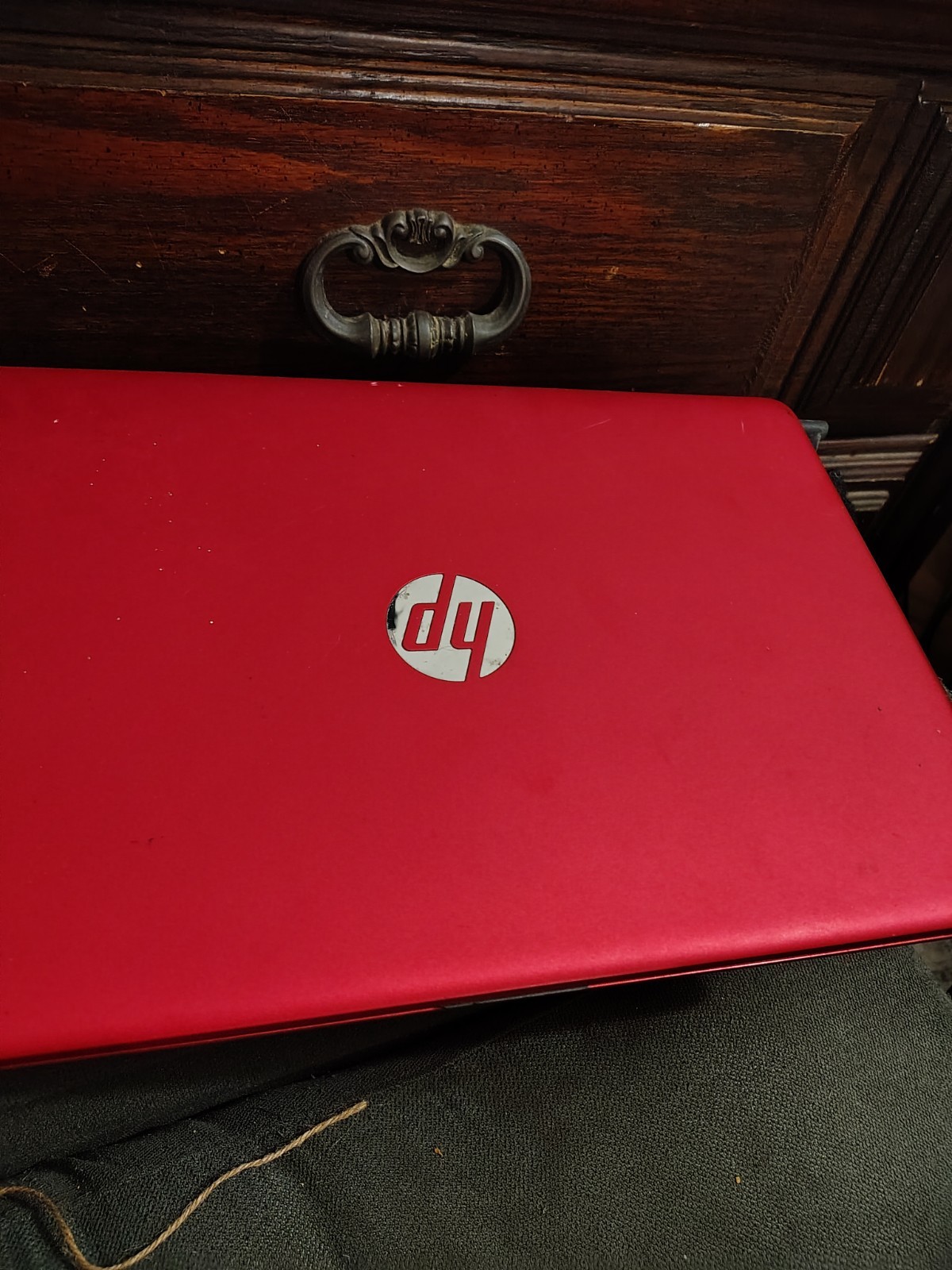 HP Notebook Laptop Intel Pentium Integrated Graphics Red Silver