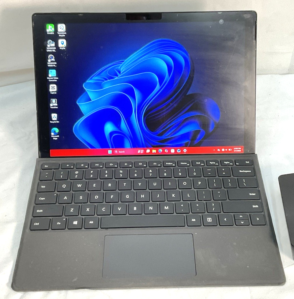 Microsoft Surface Pro 6 1796 Tablet / i5-8350U 256SSD 8GB Ram Windows 11 Home