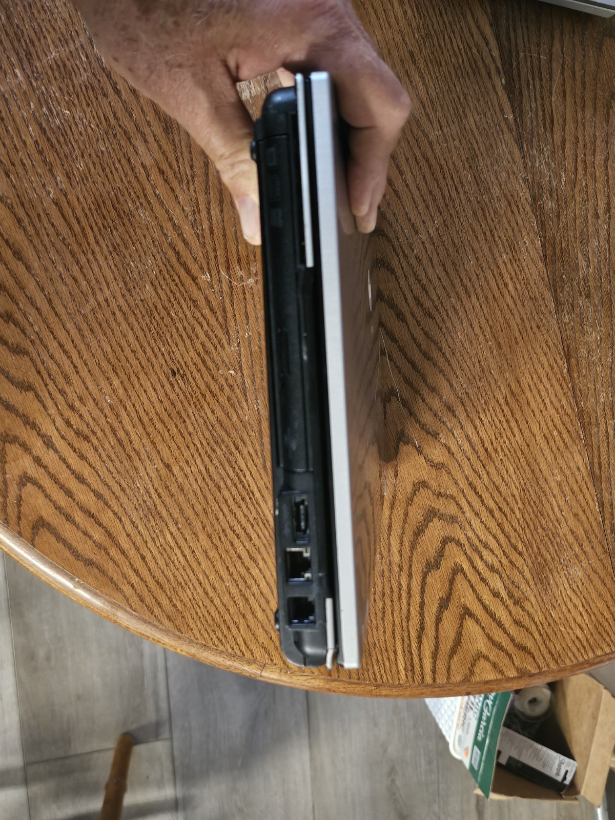 2 HP ELITEBOOKs: 8440P & 8460P – INTEL I5 M540 / 2520M – both sorta BOOT UP