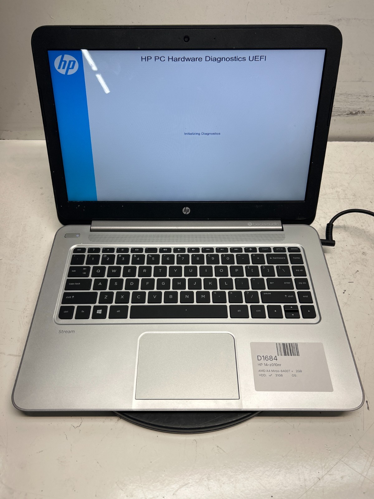 HP 14-z010nr AMD A4 Mirco-6400T + AMD Radeon 3 1000MHz 2GB Ram 32GB eMMC No OS