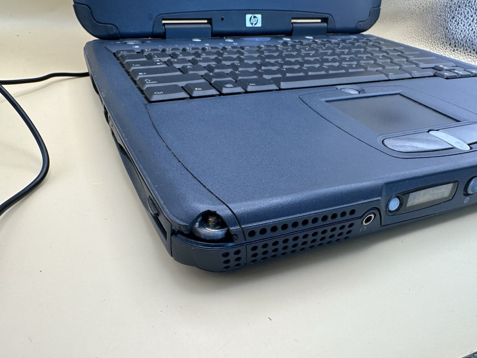 HP OmniBook XE3 Laptop Windows 10 DVD Tested w/ Charger Battery Does Not Hold