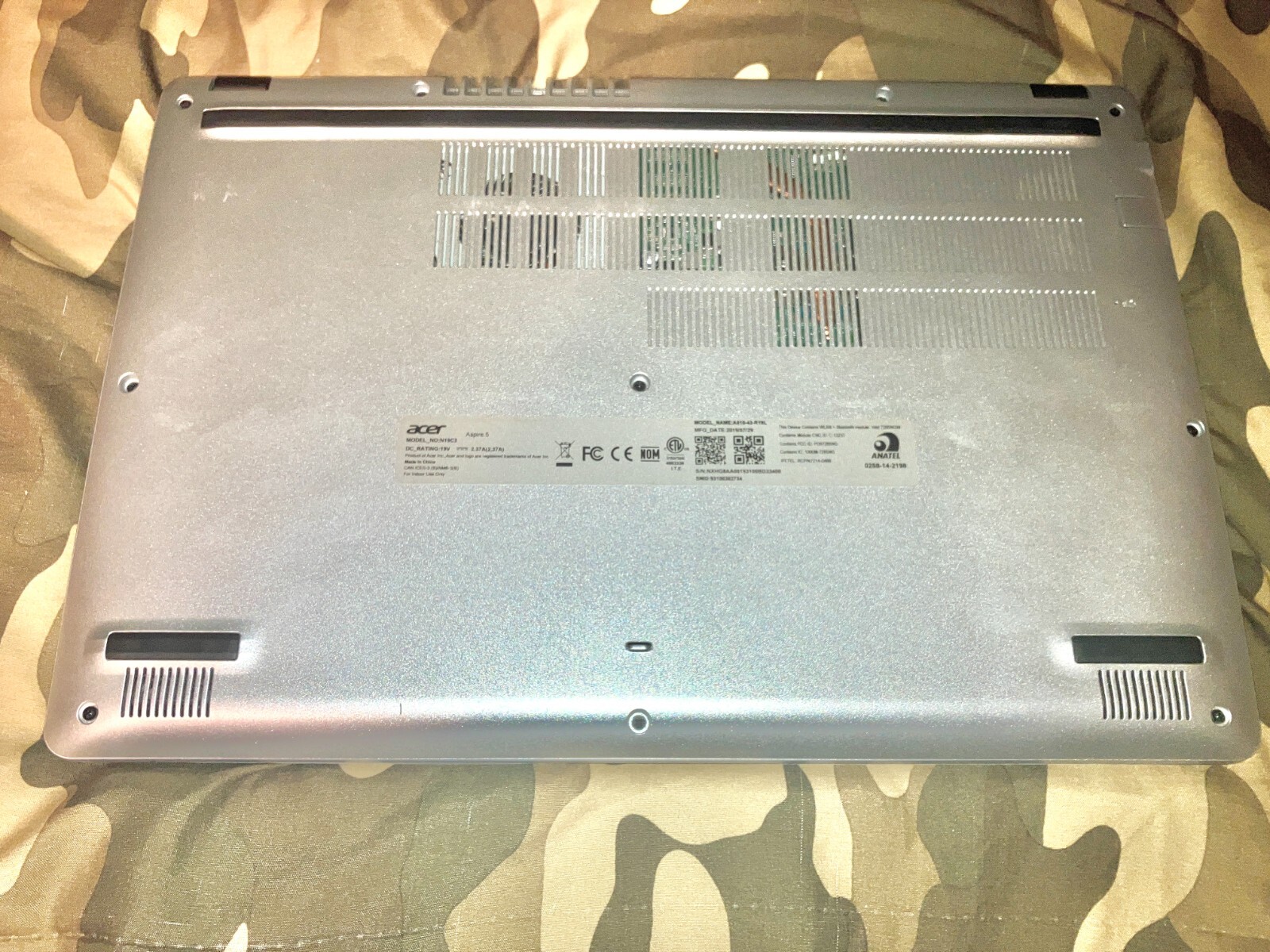 Acer Aspire 5 A515-43-R19L (128 GB SSD, AMD Ryzen 3200U, 2.6GHz, 4GB RAM) Laptop