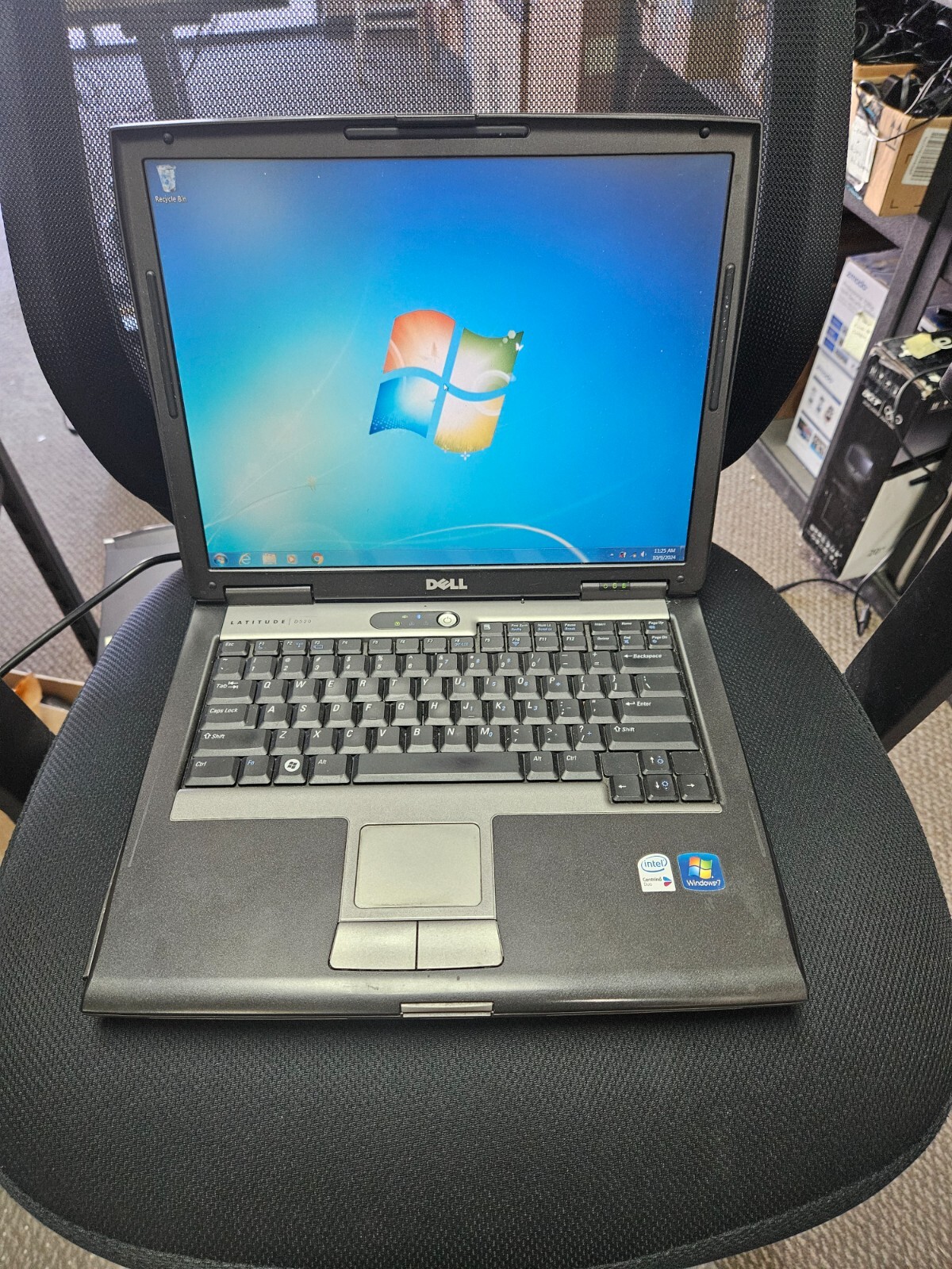 Dell D520 2.00GHz / 4g ram / 240g ssd / 15″ Retro Windows 7 Laptop / Serial
