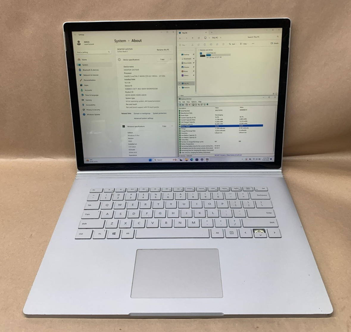 Microsoft Surface Book 2, Intel i7-8650U@1.9GHz, 16GB RAM, 256GB SSD, Win11P