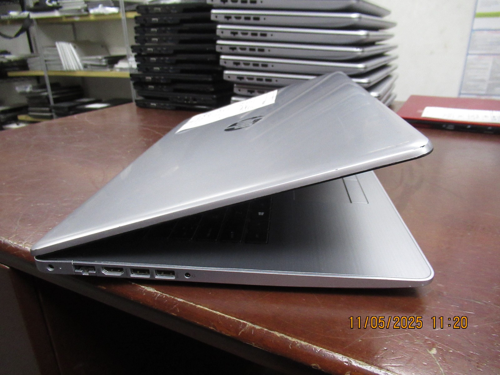 HP 470 G7 NoteBook i7-10510U 1.80GHz 16GB 240GB M2SSD Radeon R7 Laptop +AC[NO OS