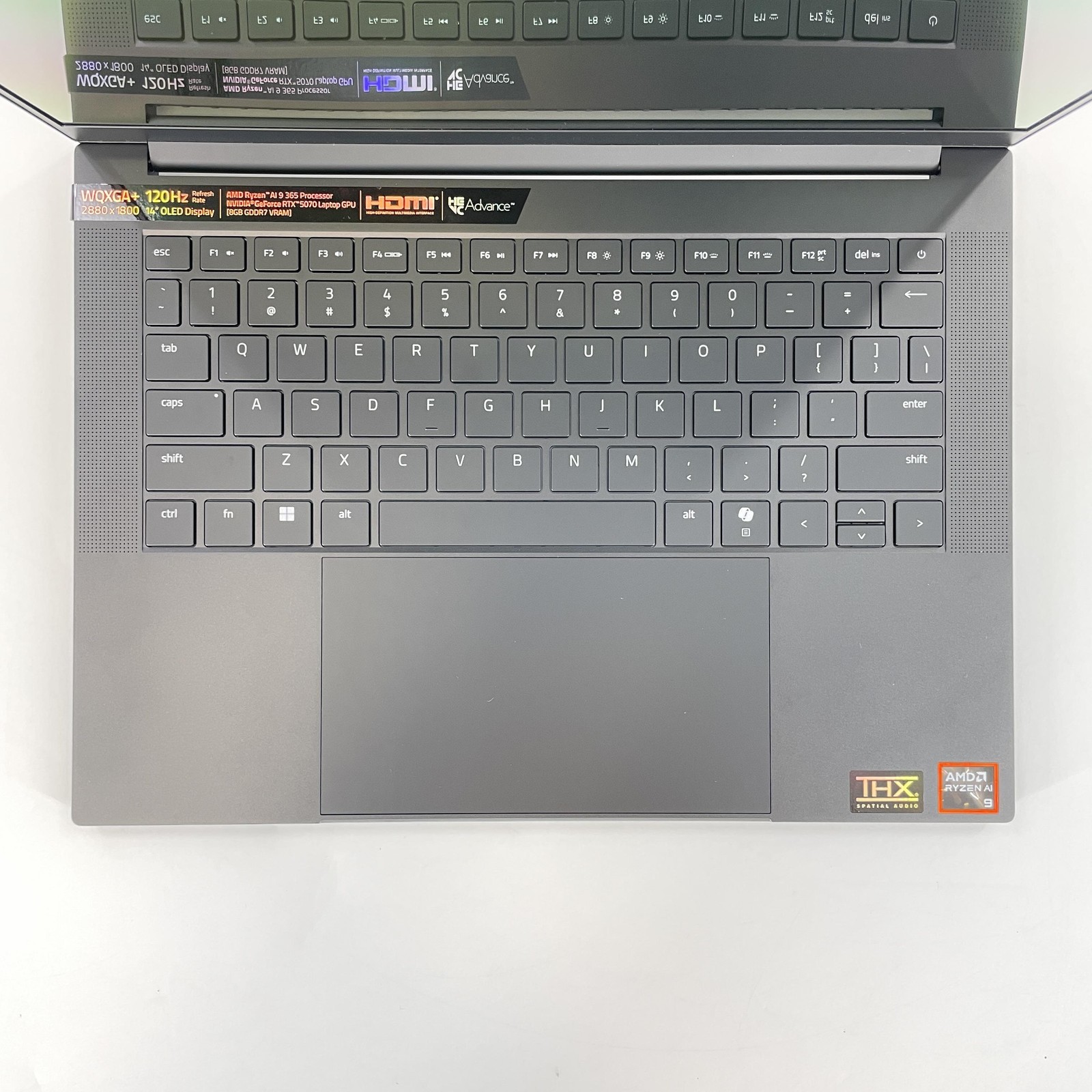 Razer Blade 14 120Hz QHD+ 2025 2.0 GHz Ryzen AI 9 365 32GB 1TB SSD RTX 5070