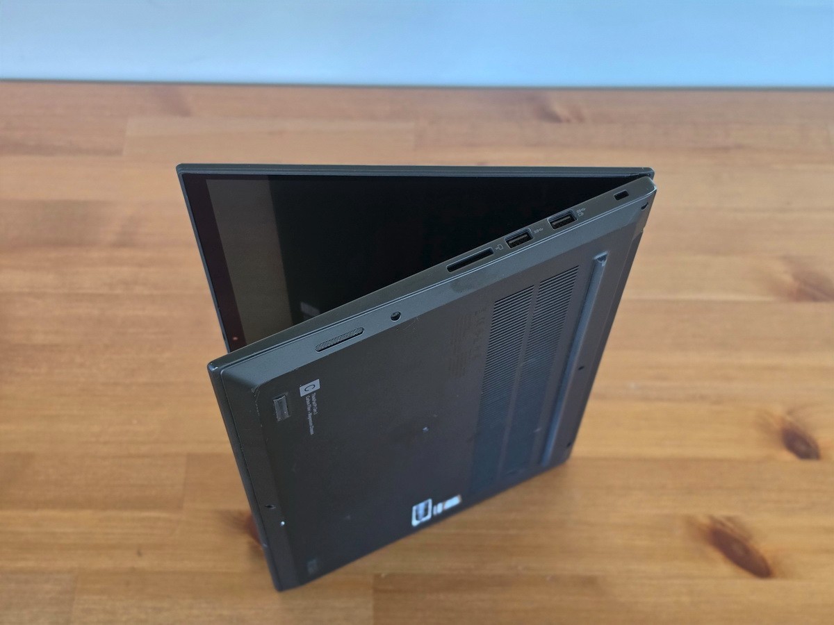 Lenovo ThinkPad P1 Gen 3 i9-10885H 16GB 15″ 4K HDR 3840×2160 OLED NVIDIA T2000