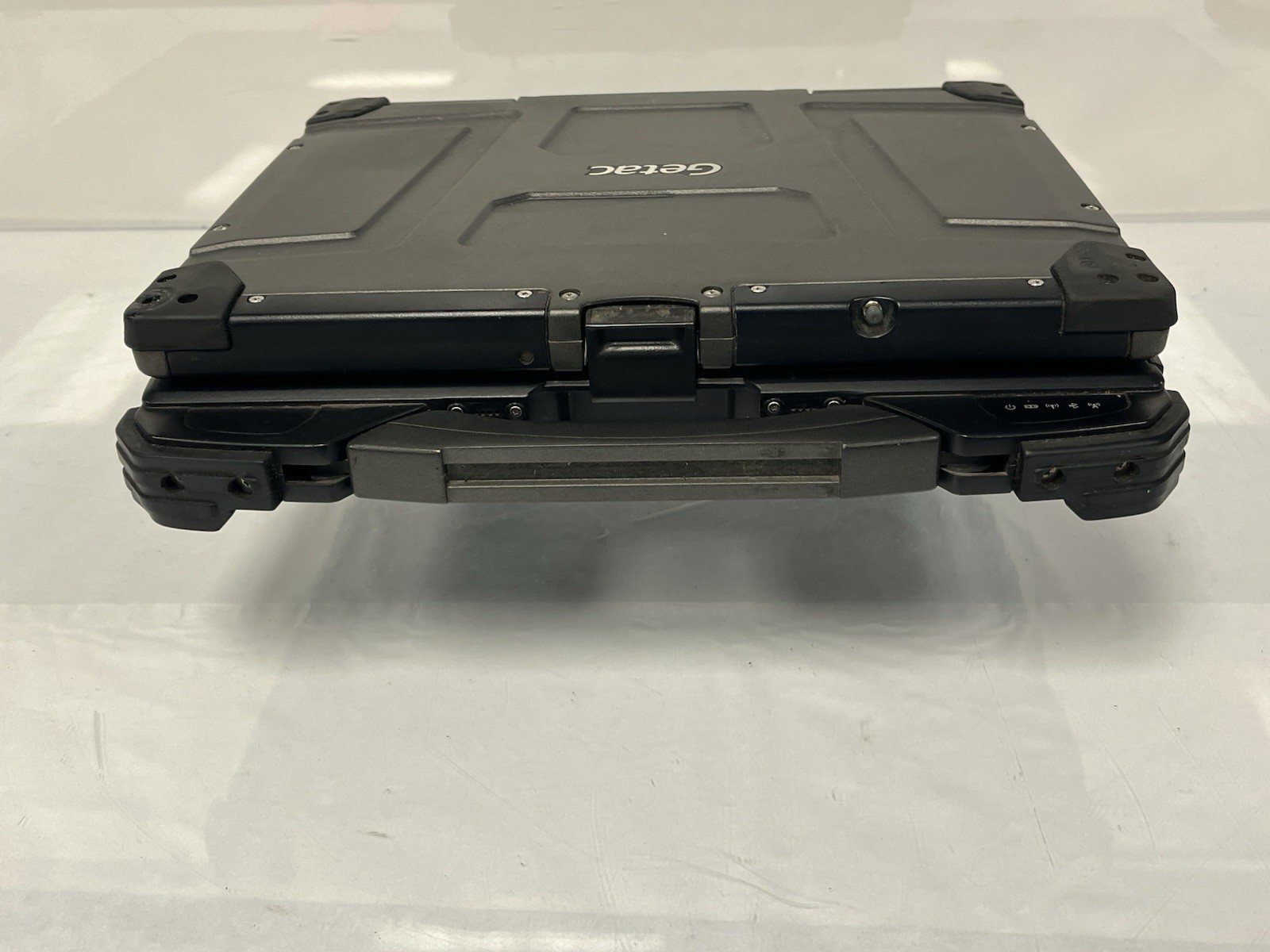 Getac B300 G5 Rugged Touch 13.3″ i5-4300M 2.60GHz 4GB Ram 128GB SSD 13645 Hours