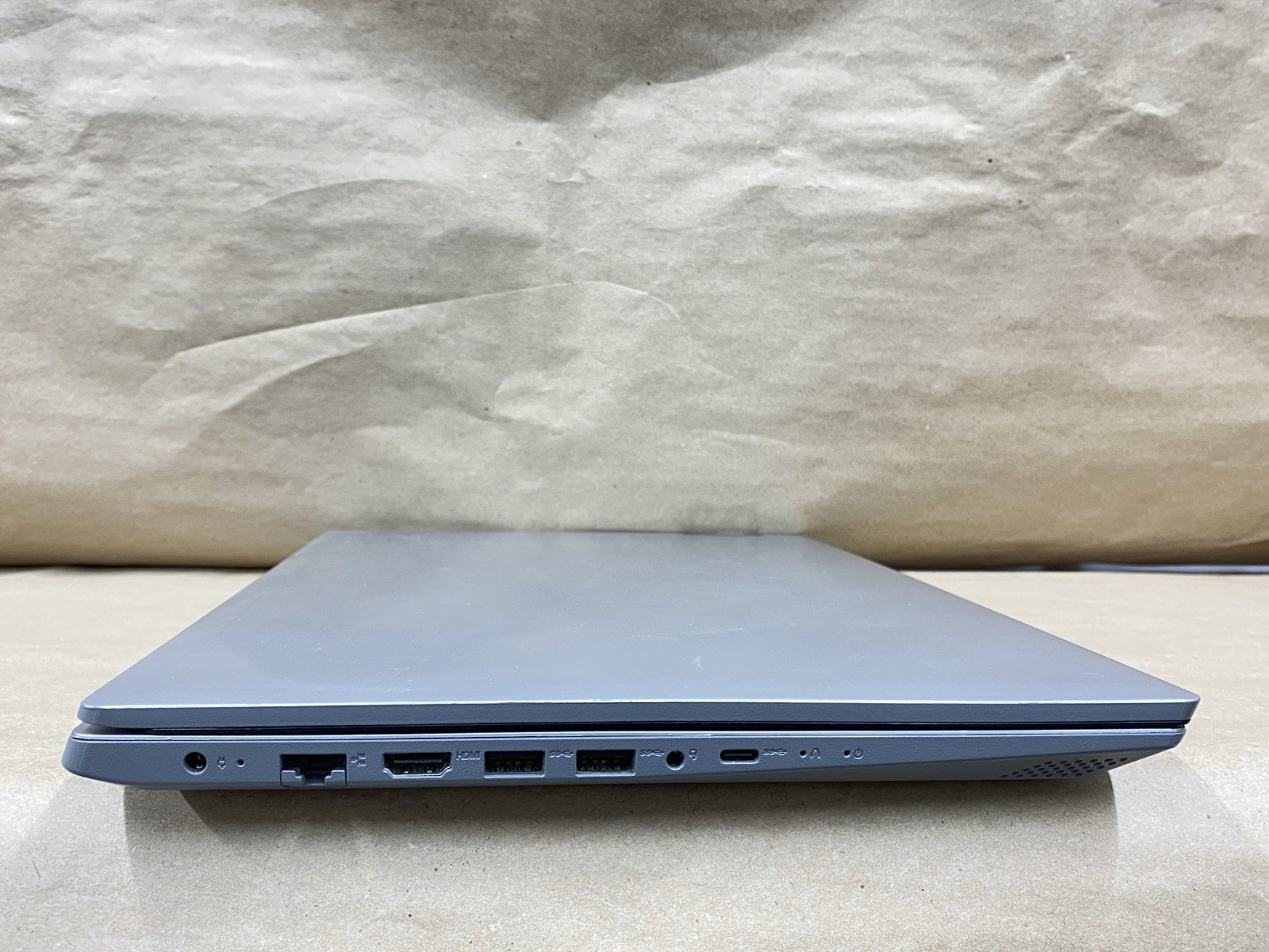 Lenovo 81LG – 15.5″ 1366×768 – 5405U – 12GB – 256GB SSD – Win 11 Pro