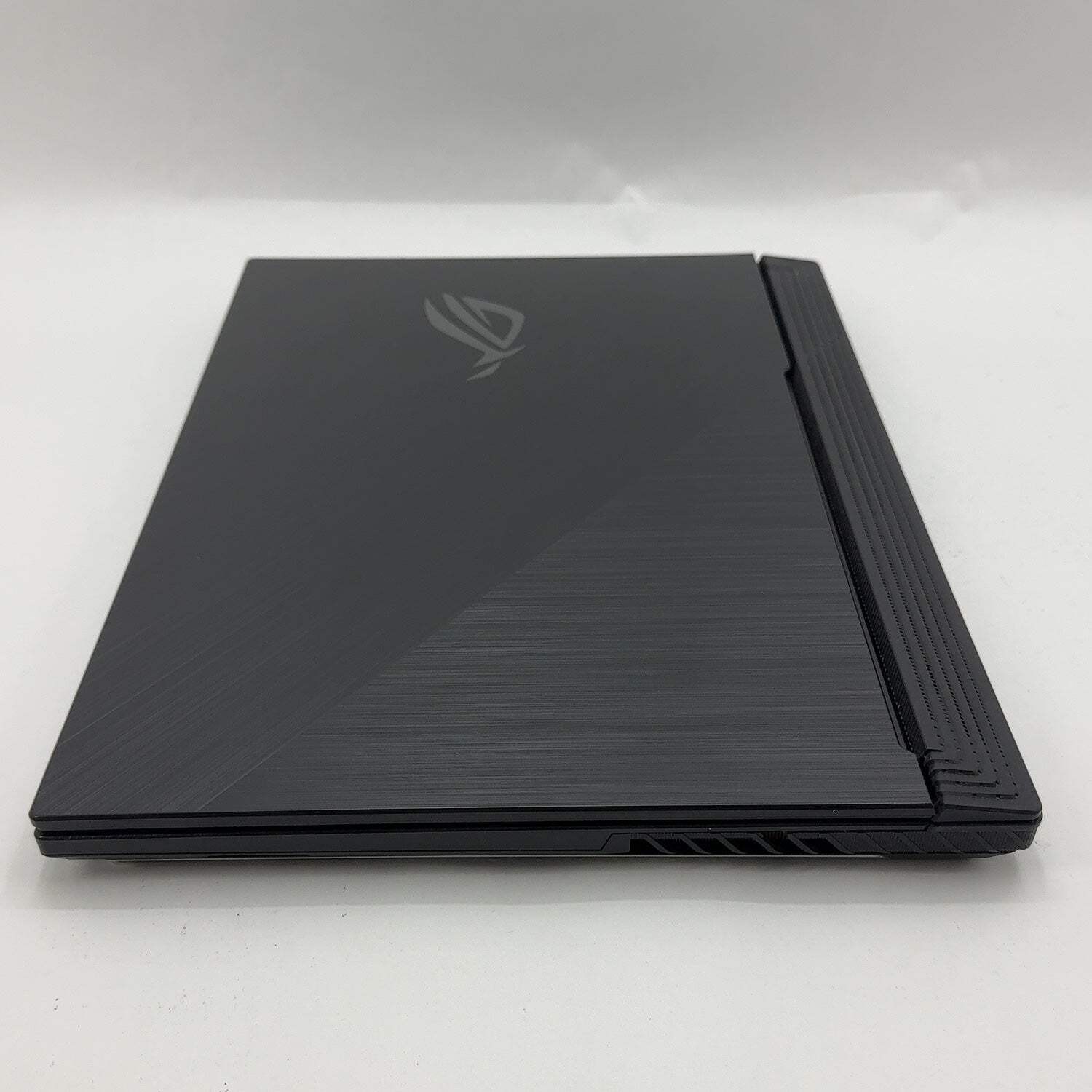 Asus ROG Strix G731GU 17.3″ i7-9750H 2.6GHz 16GB RAM 512GB SSD GTX 1660 Ti