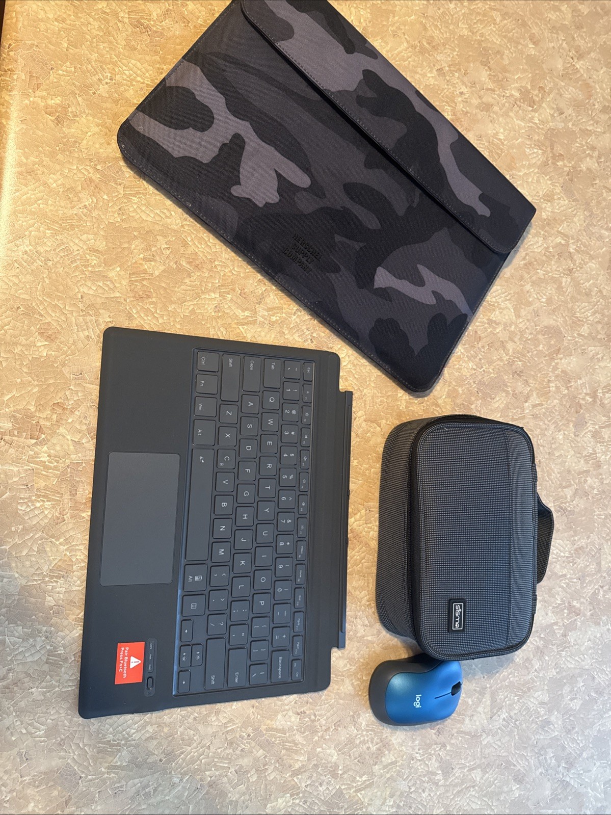 Windows 10 Surface Pro 128GB Excellent Condition: Includes Keyboard +Mouse+Case