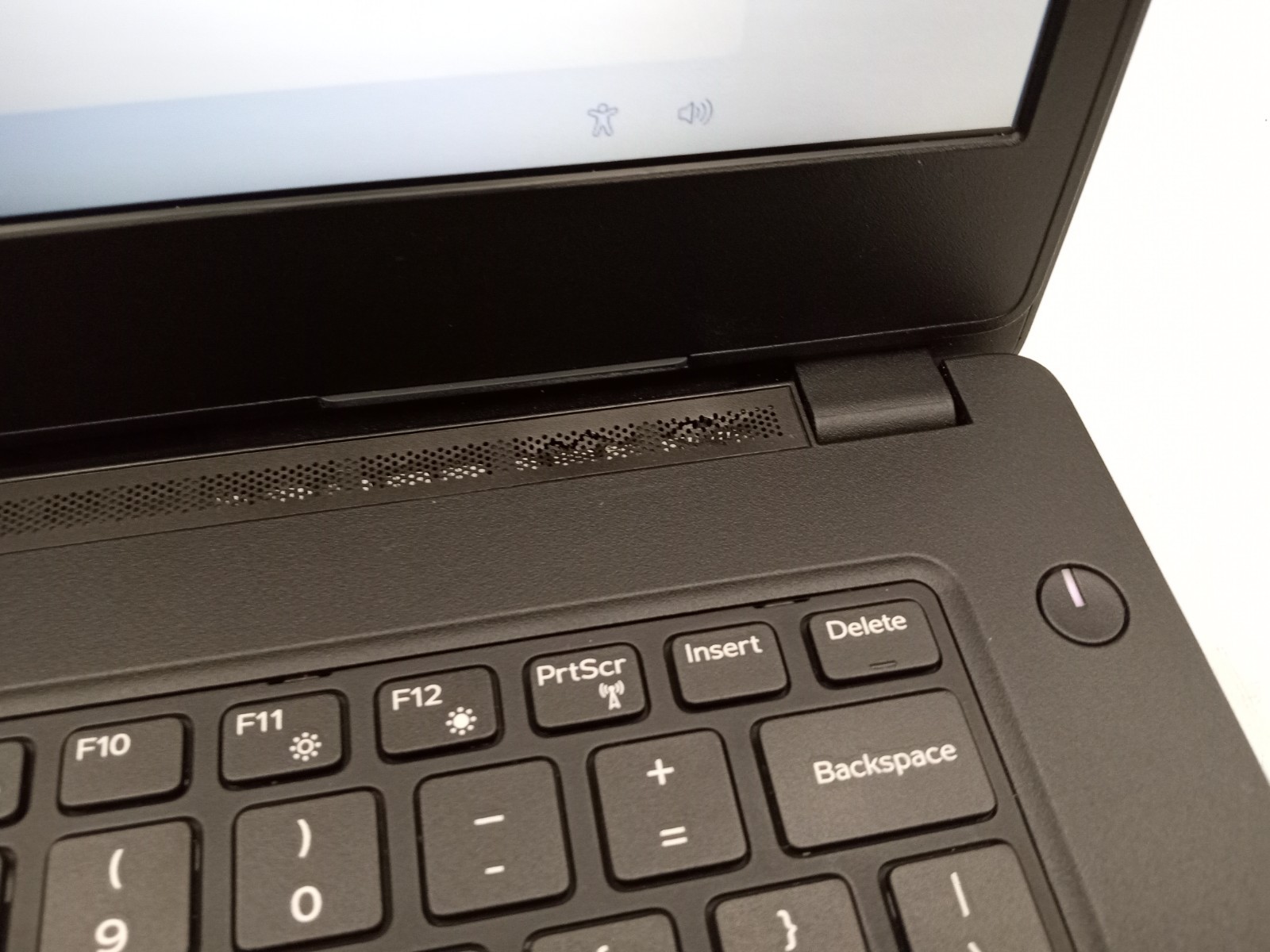 Dell Latitude 3480 14″ Laptop Intel Core i5-7200U 4GB RAM 128GB SSD Windows 11