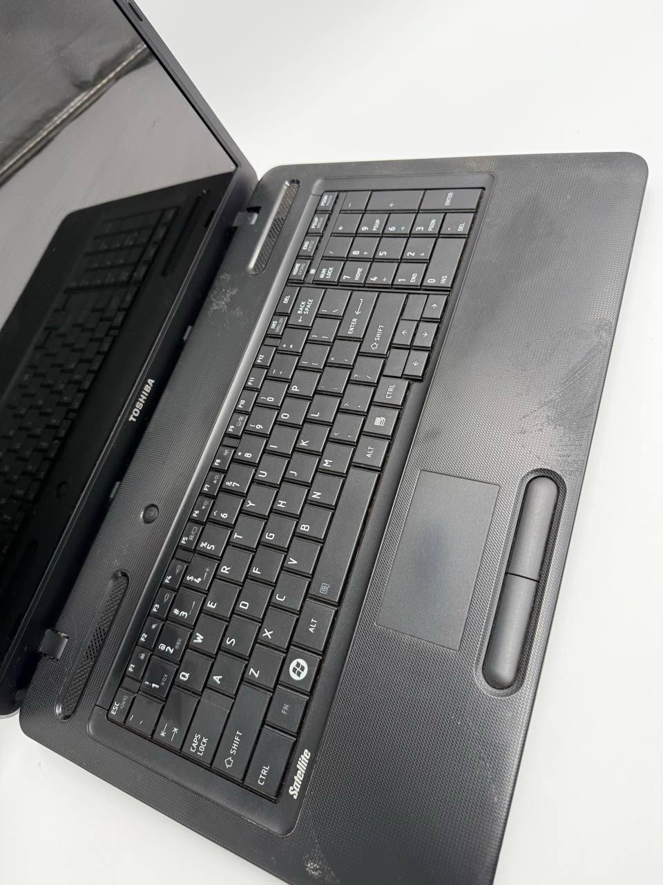 Toshiba Satellite C675-S7308 17.3” Laptop — Parts/Repair — Win 7 COA