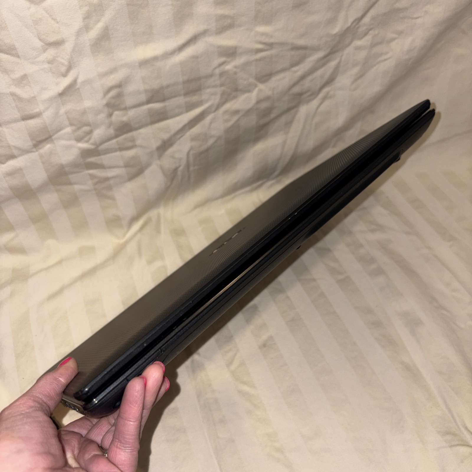 Acer Aspire 5742-6475 15.6″ Notebook – i3-m380 2.53 Ghz, 4 GB, 250 GB